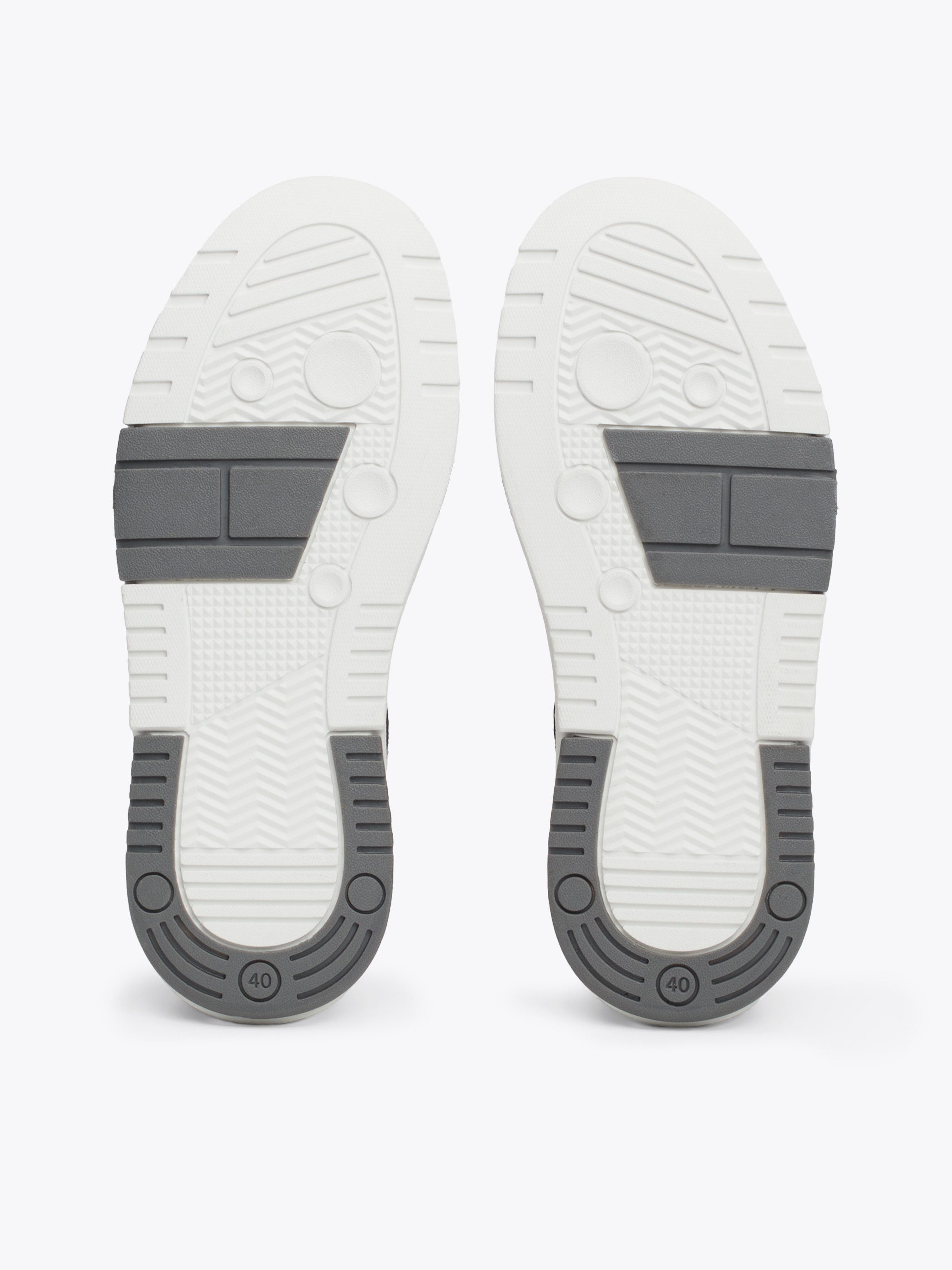 TOMMY JEANS Plateausneakers THE BROOKLYN METALLIC vrijetijdsschoen, lage schoen, veterschoen met zijlogo