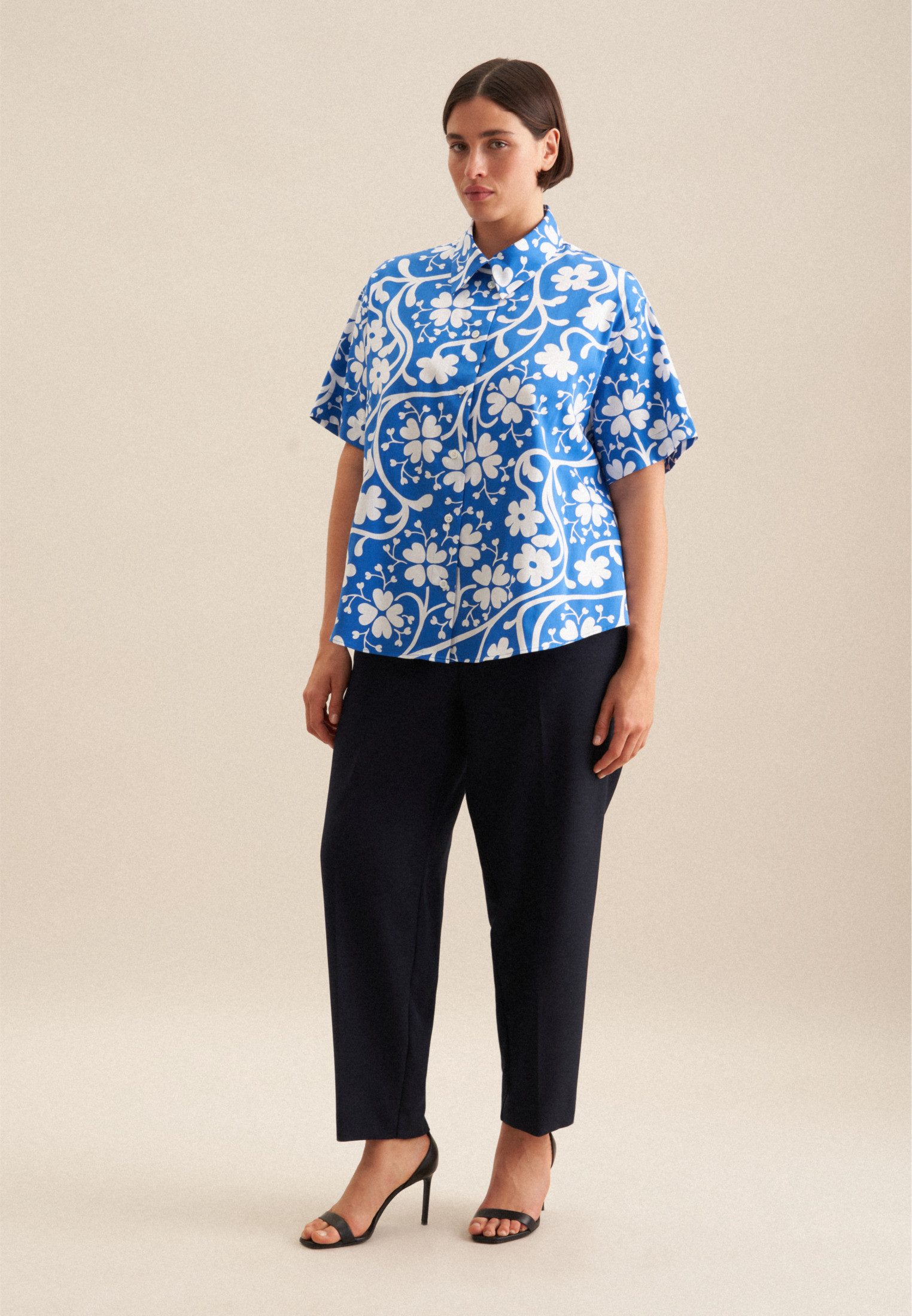 seidensticker Overhemdblouse Zwarte roos Korte mouwen kraag print