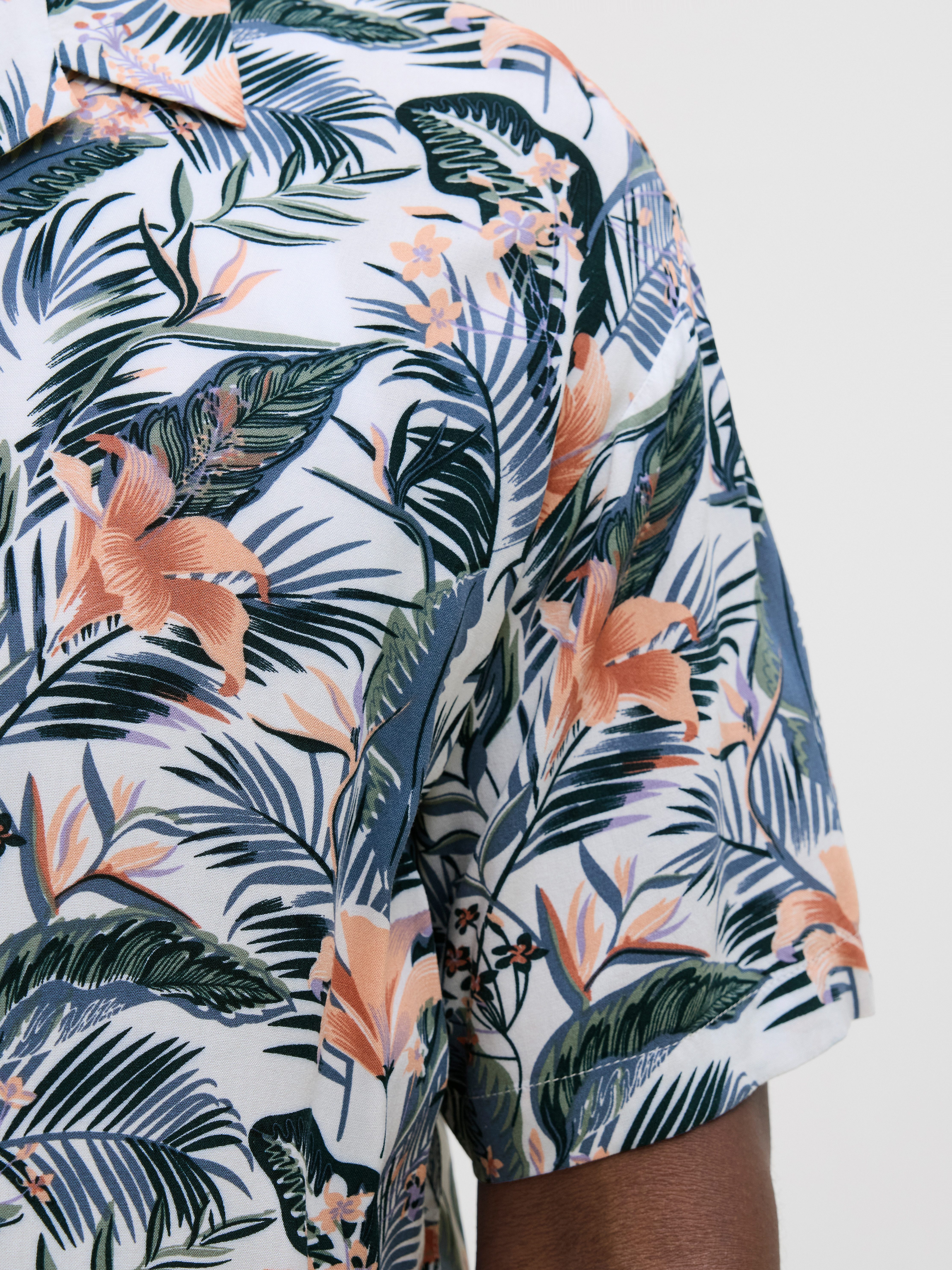 Jack & Jones Overhemd met korte mouwen JJEJEFF TROPICAL AOP RESORT SHIRT SS SN