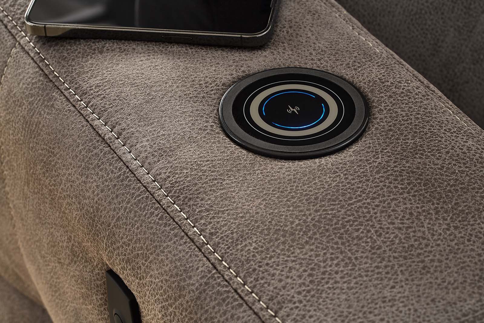 Jockenhöfer Gruppe Hoekbank Doppio L-vorm met elektromotorische ontspanningsfunctie en inductieve oplader + usb-a oplaadpoort, verstelbare hoofdsteunen