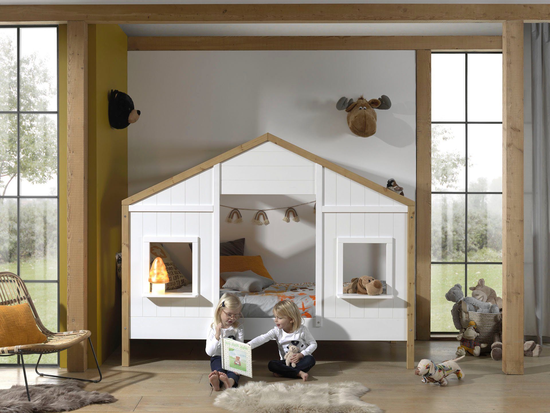 Vipack Huisbed Babs, met dakopbouw, ramen, gemaakt in Europa, originele look
