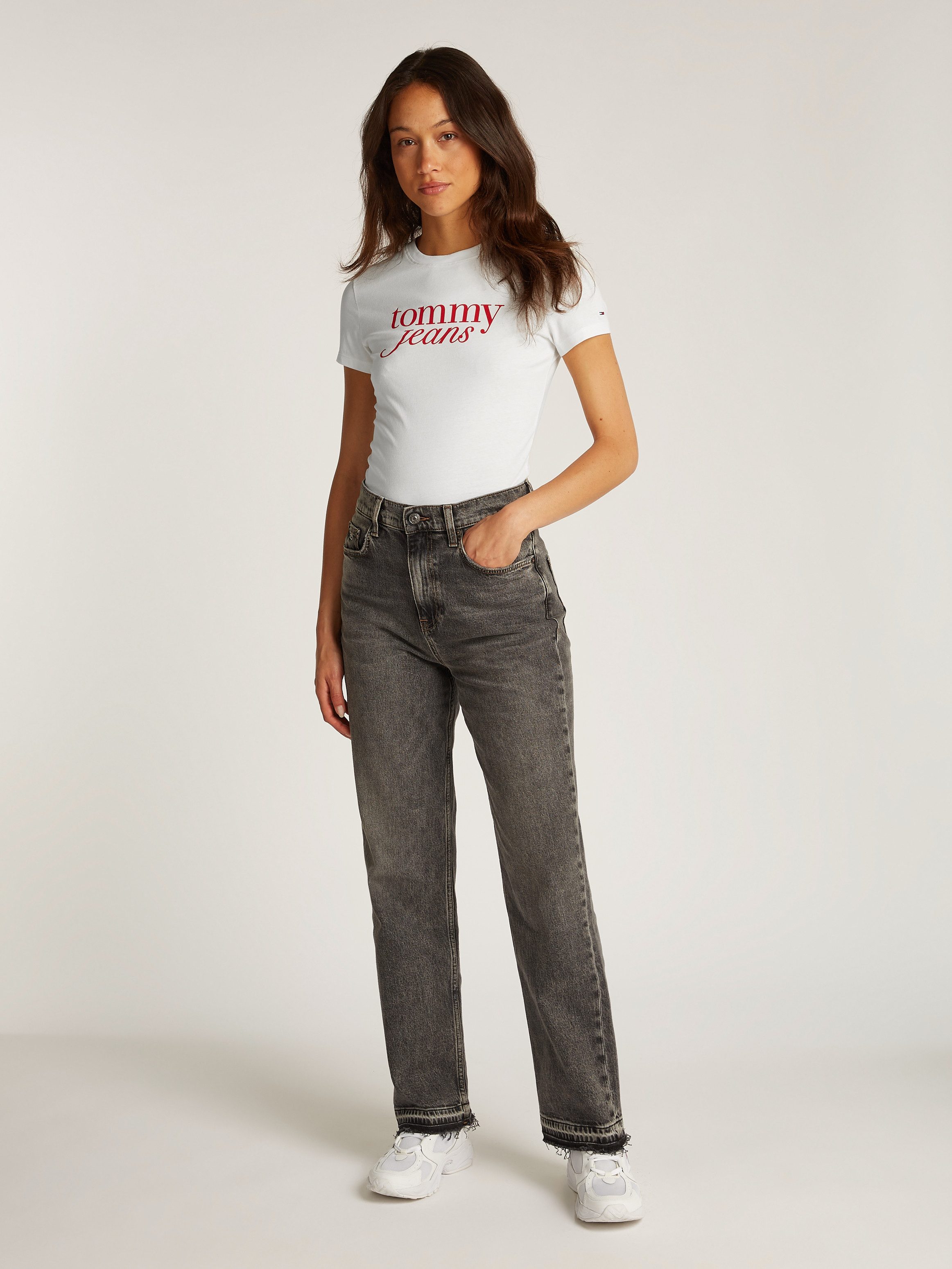 Tommy Jeans Curve Shirt met ronde hals Shirt TJW SLIM ESSENTIAL in grote maten logoprint op borsthoogte met logoborduring