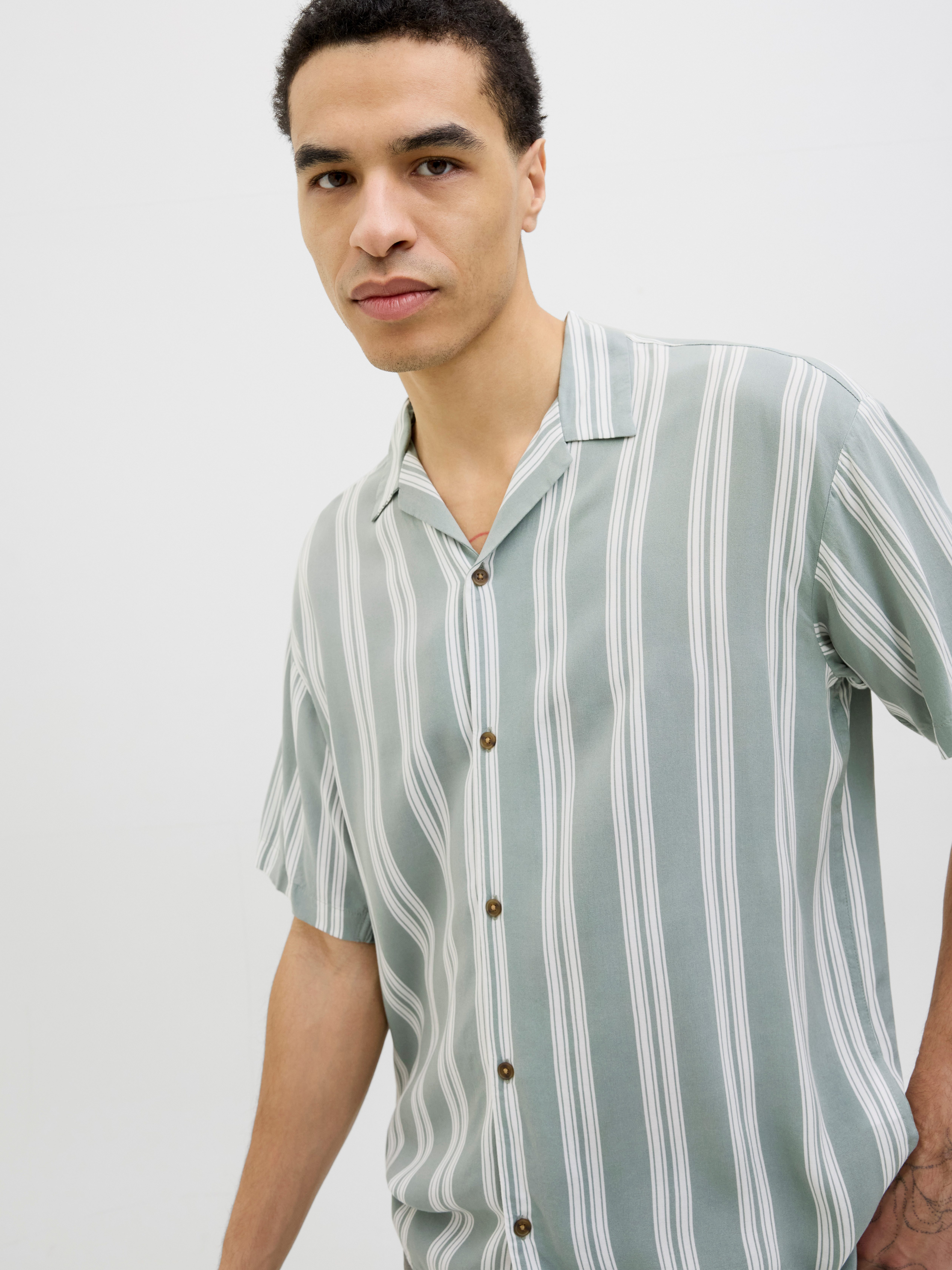 Jack & Jones Overhemd met korte mouwen JJEJEFF STRIPE RESORT SHIRT SS SN