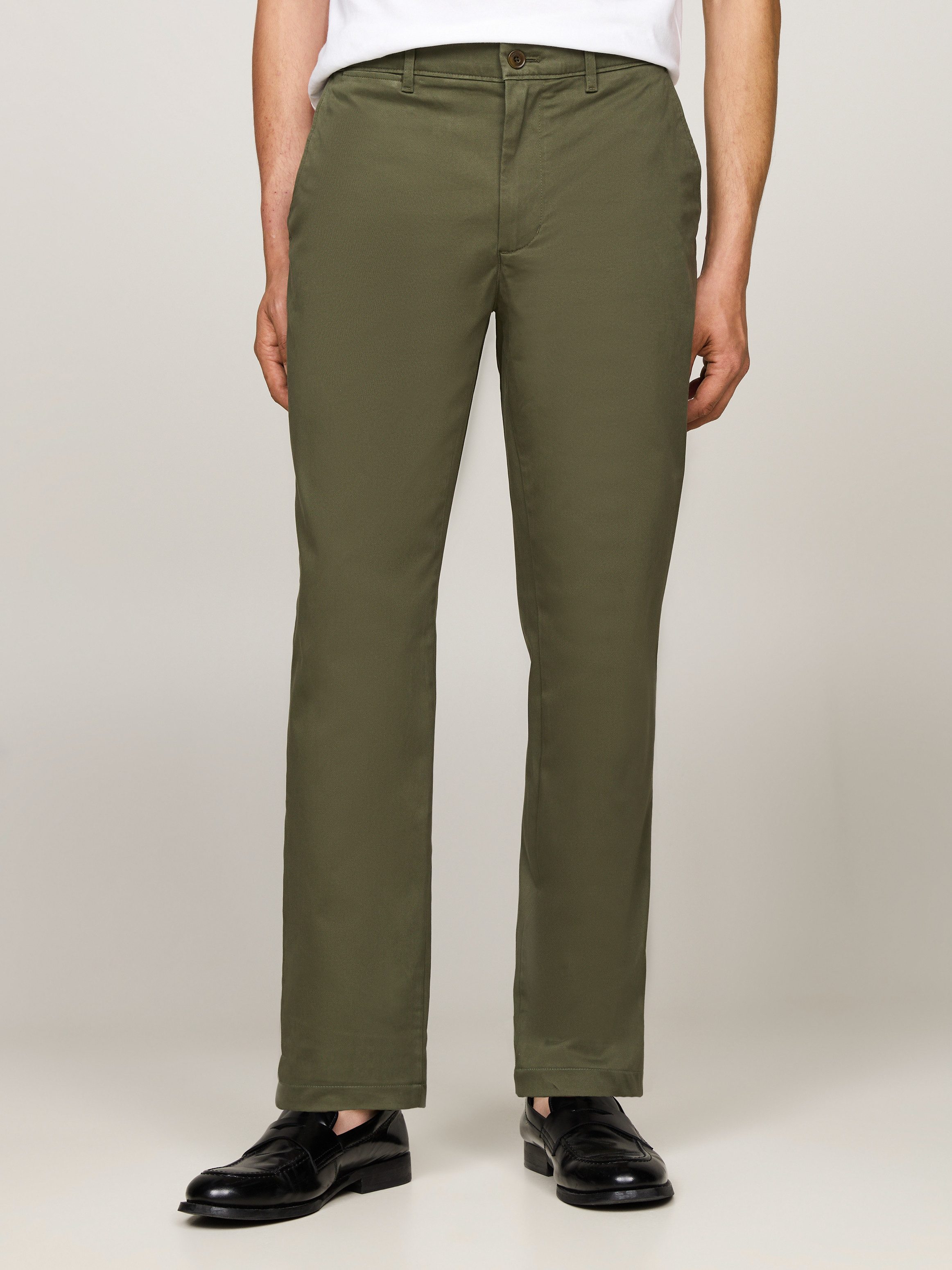 Tommy Hilfiger Chino DENTON CHINO SATIN met achterzakken met knoop, logo-borduursel