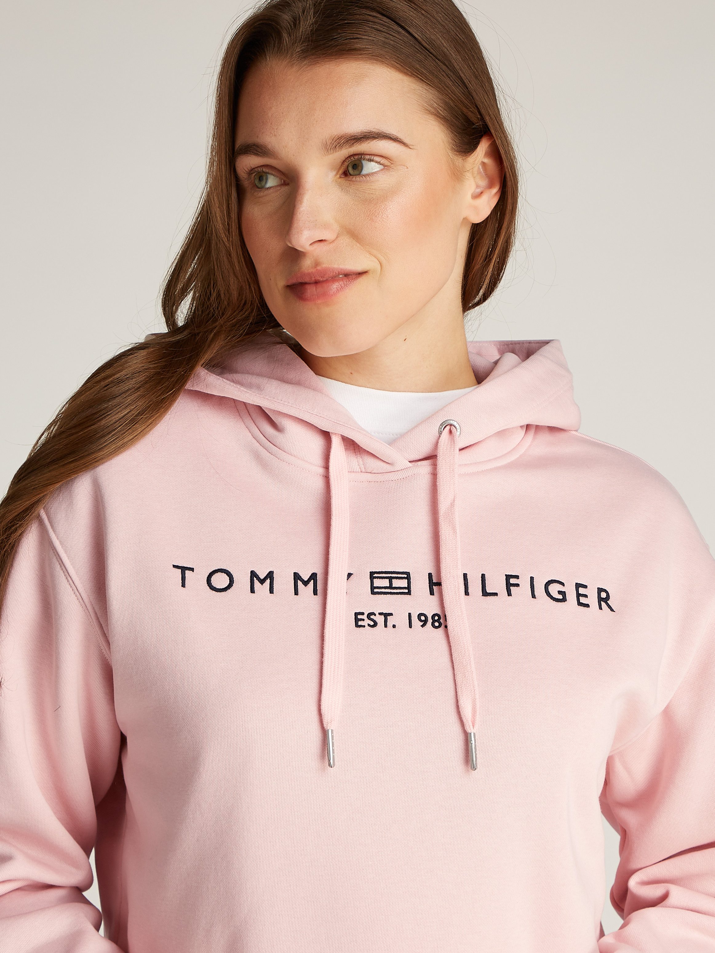 Tommy Hilfiger Hoodie MDRN REG CORP LOGO HOODIE met geborduurd logo-opschrift