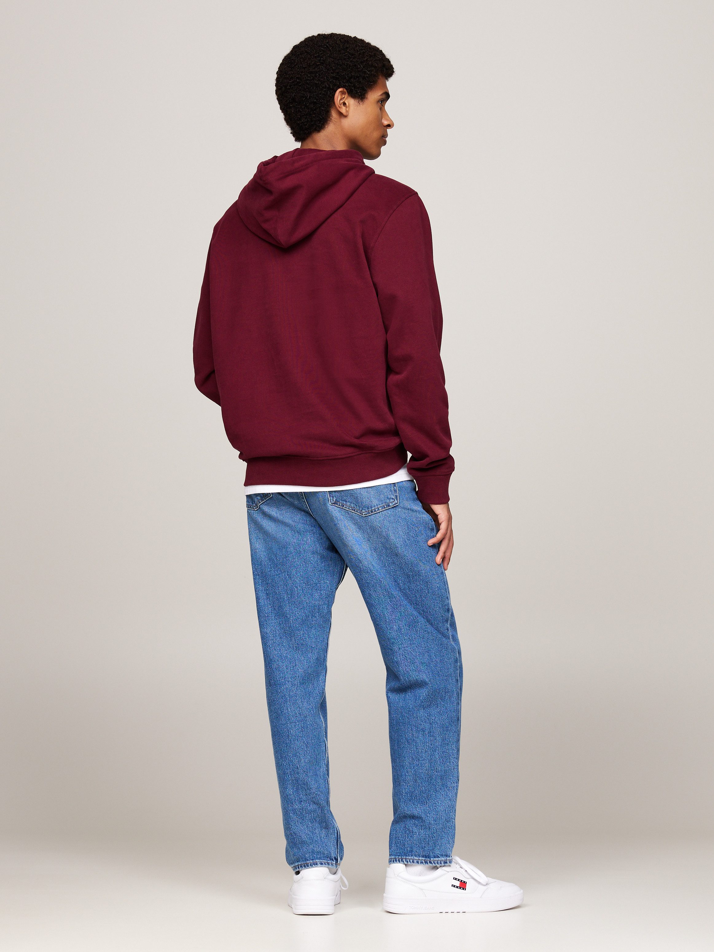 TOMMY JEANS Sweatshirt TJM REG ESSENTIAL FLAG HOOD EXT met bedrukte merklogo op borsthoogte