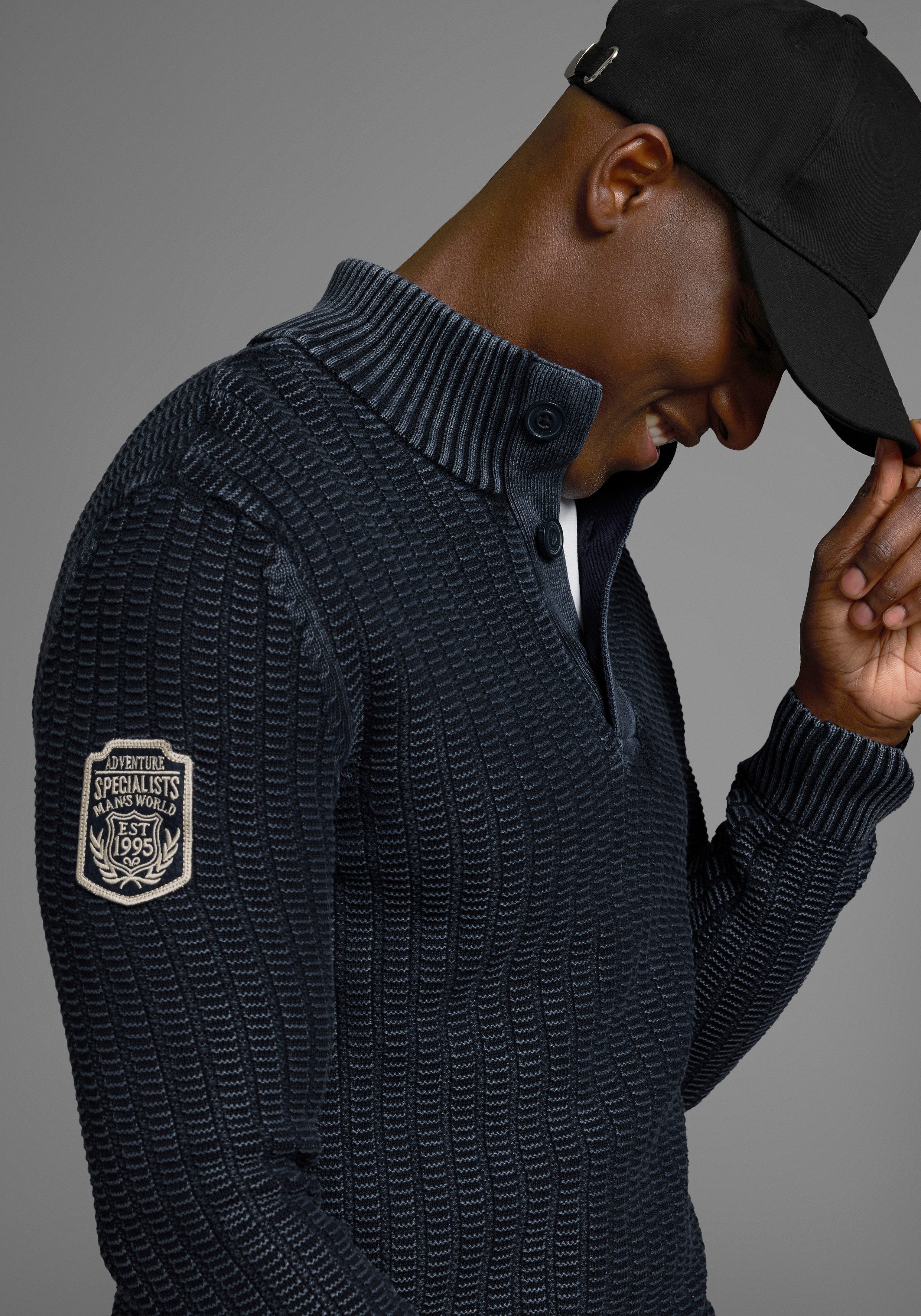 Man's World Schipperstrui Tot maat 5 XL met badge op de mouw