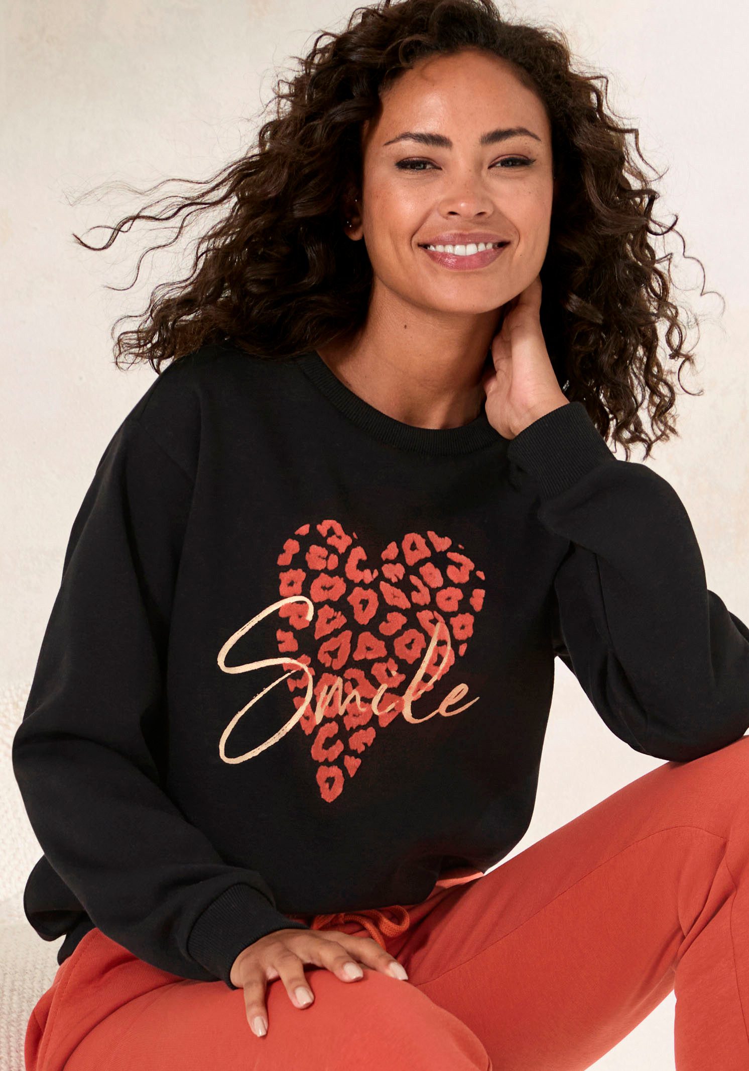 Lascana Sweatshirt Lounge shirt met hart-leo-print loungewear