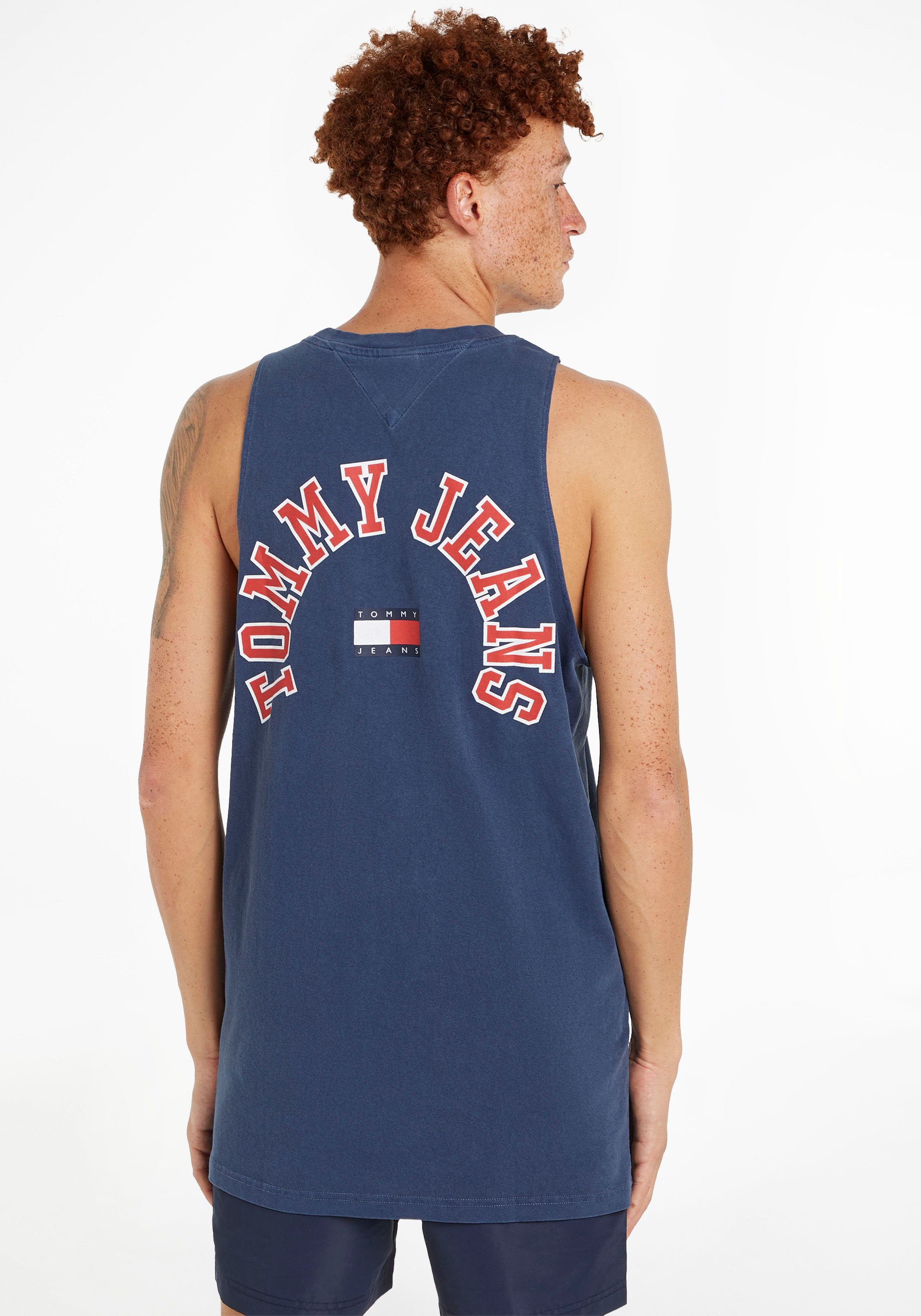 TOMMY JEANS Muscle-shirt TJM CURVED TJ COLLEGE TANK TOP