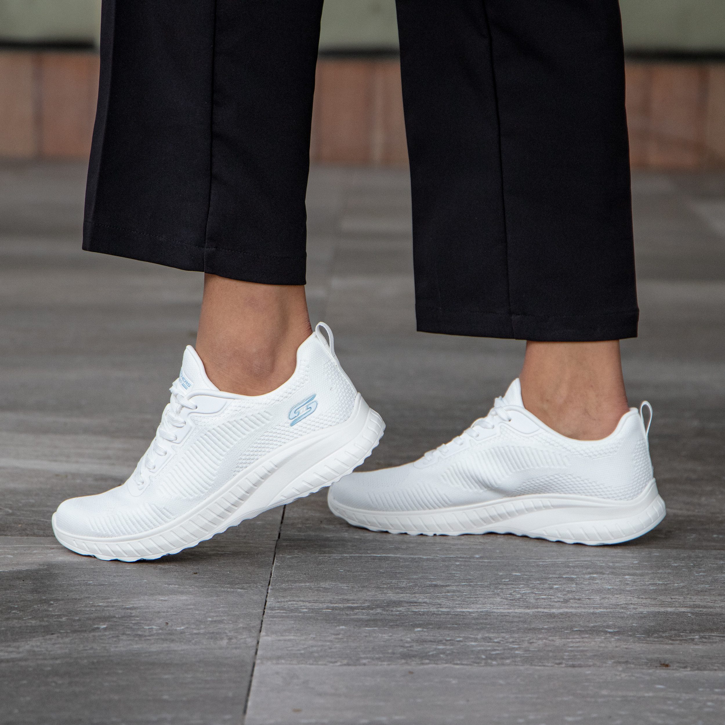 Skechers Sneakers BOBS SQUAD CHAOS FACE OFF , Vrijetijdsschoen, lage schoen, veterschoen met comfort binnenschoen
