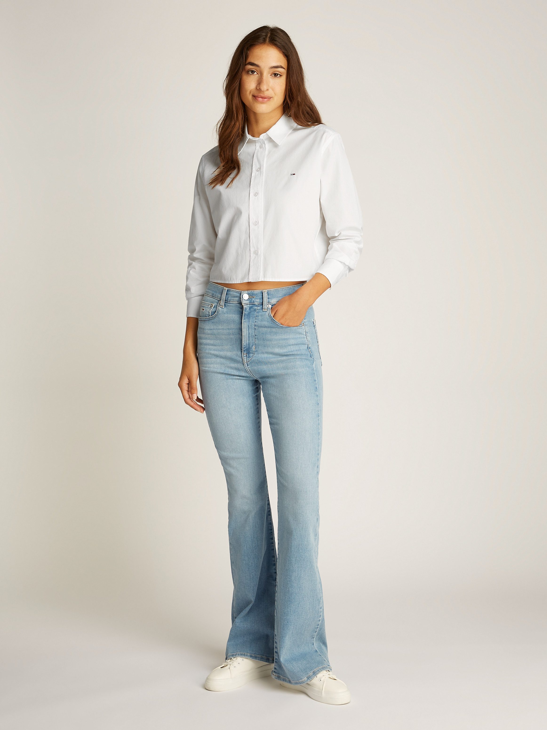 TOMMY JEANS Overhemdblouse TJW CRP RLX POPLIN SHIRT in verkorte lengte, met logoborduring