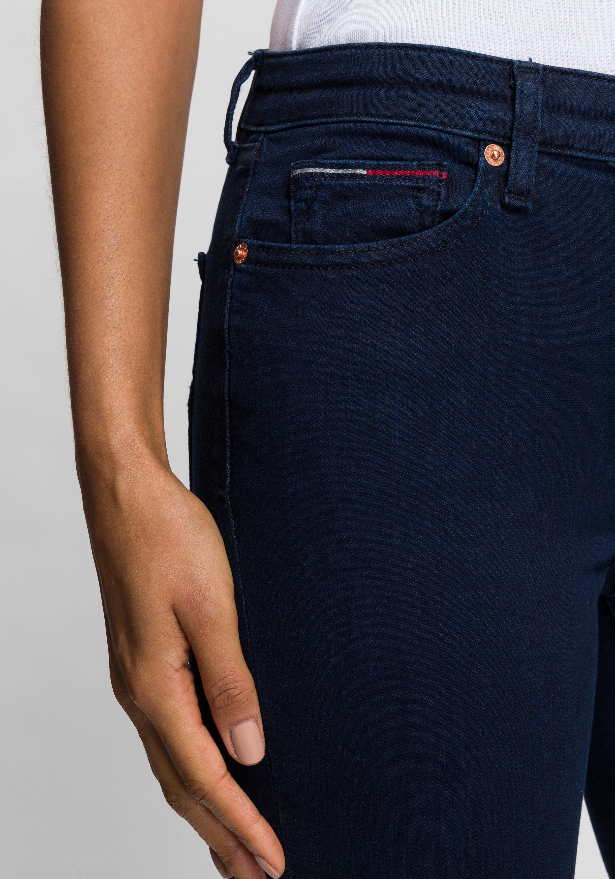 TOMMY JEANS Skinny fit jeans Nora Mid Rise Skinny Fit met tommy jeans-logobadge & borduursels