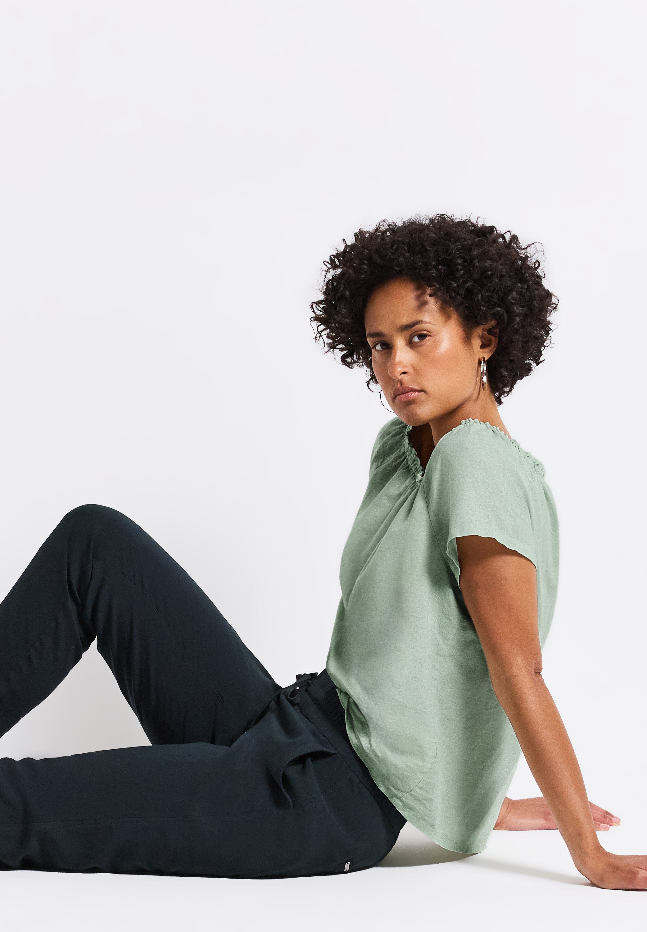 STREET ONE Crêpe-blouse met ruches-kraag en van linnen
