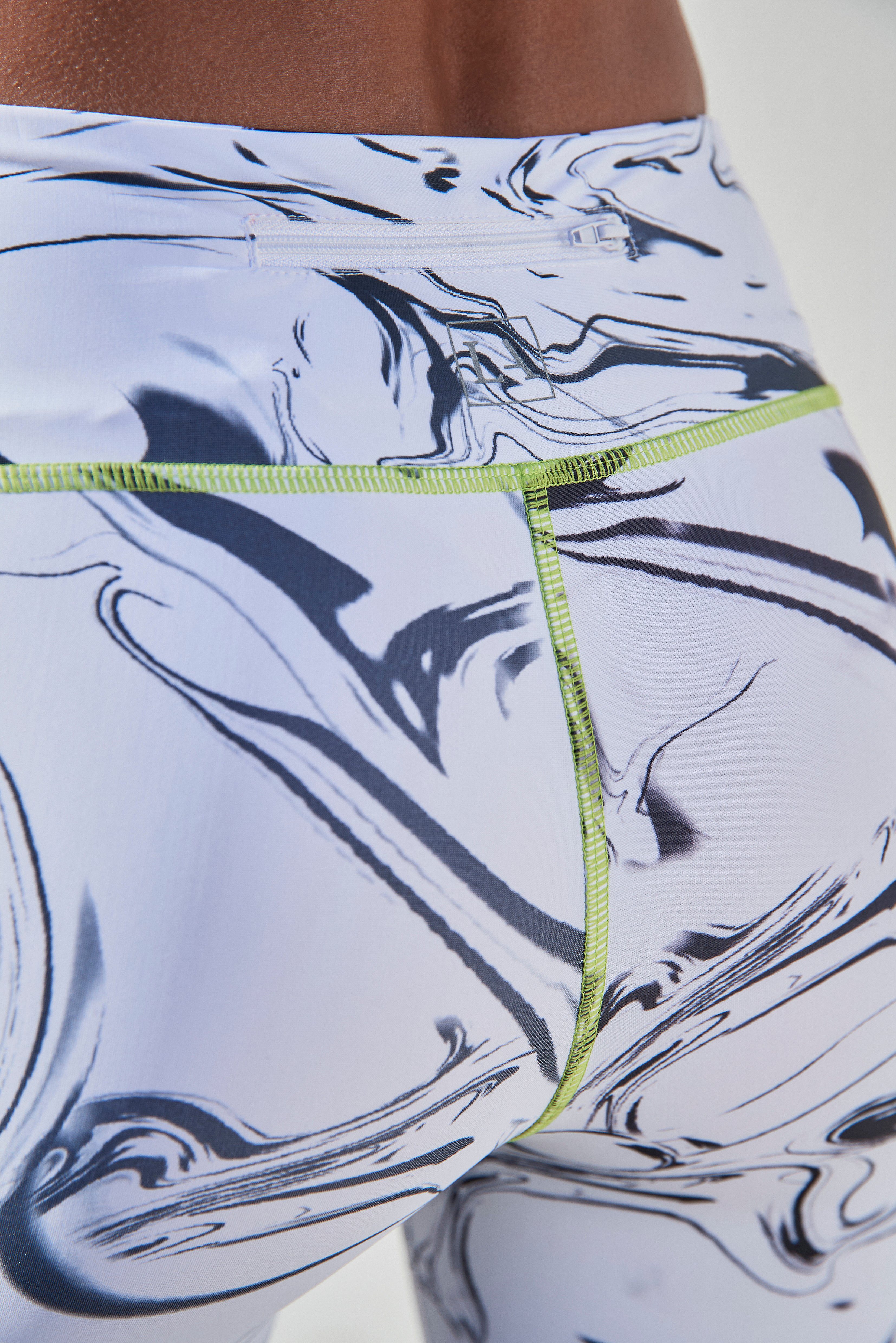 active by Lascana Caprilegging White Marble Sportbroek met mesh-inzetstukken