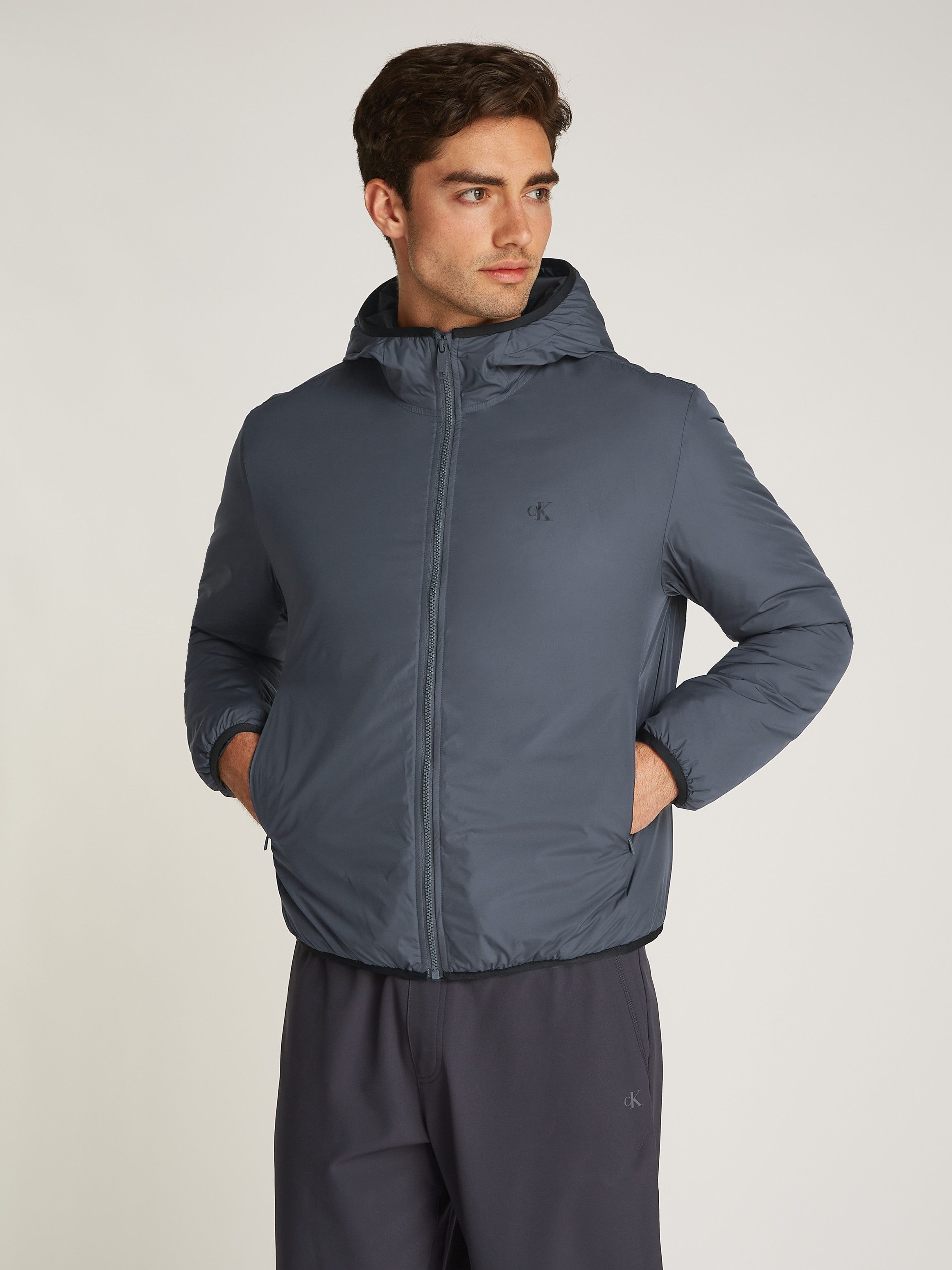 Calvin Klein Allweatherjack HI-NECK JACKET Logoprint, capuchon