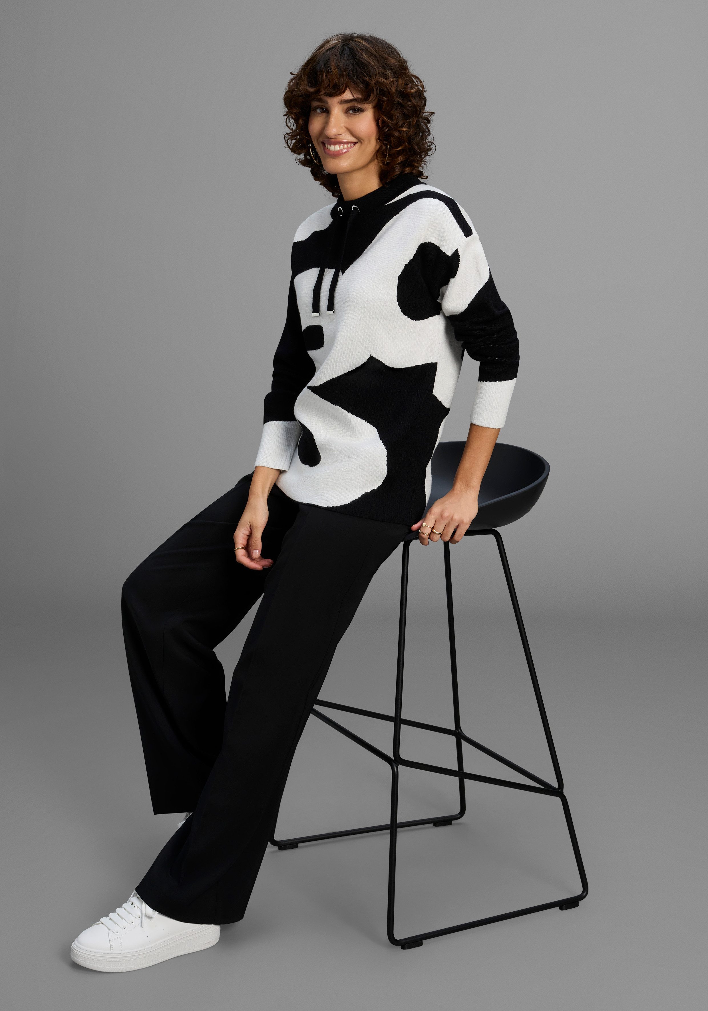 Laura Scott Jacquardtrui zacht winterbreisel met patroon en strikbanden - nieuwe collectie