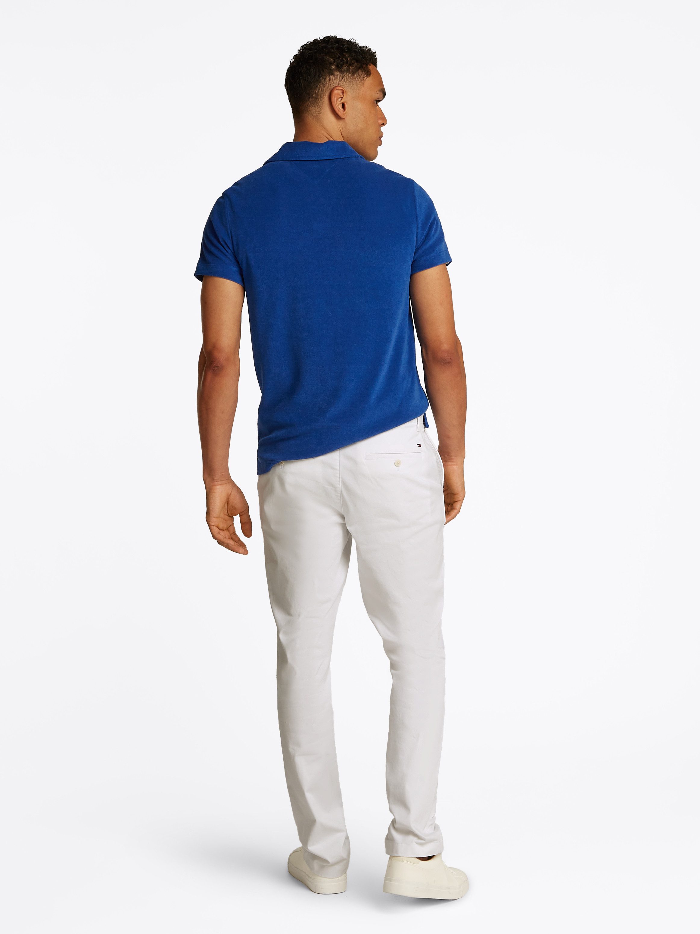 Tommy Hilfiger Chino DENTON CHINO SATIN met achterzakken met knoop, logo-borduursel