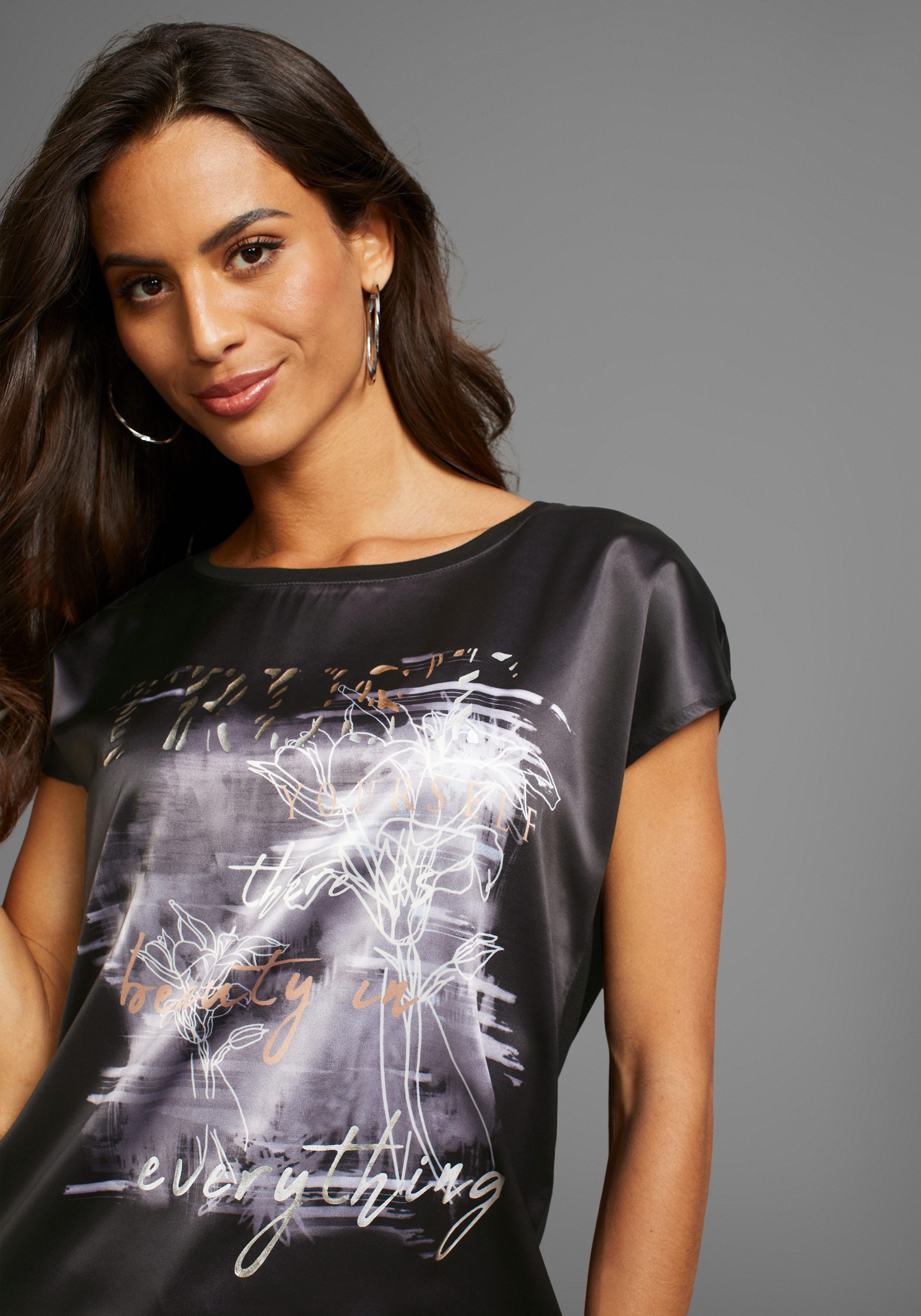 Laura Scott Shirtblouse van satijn met stijlvolle print