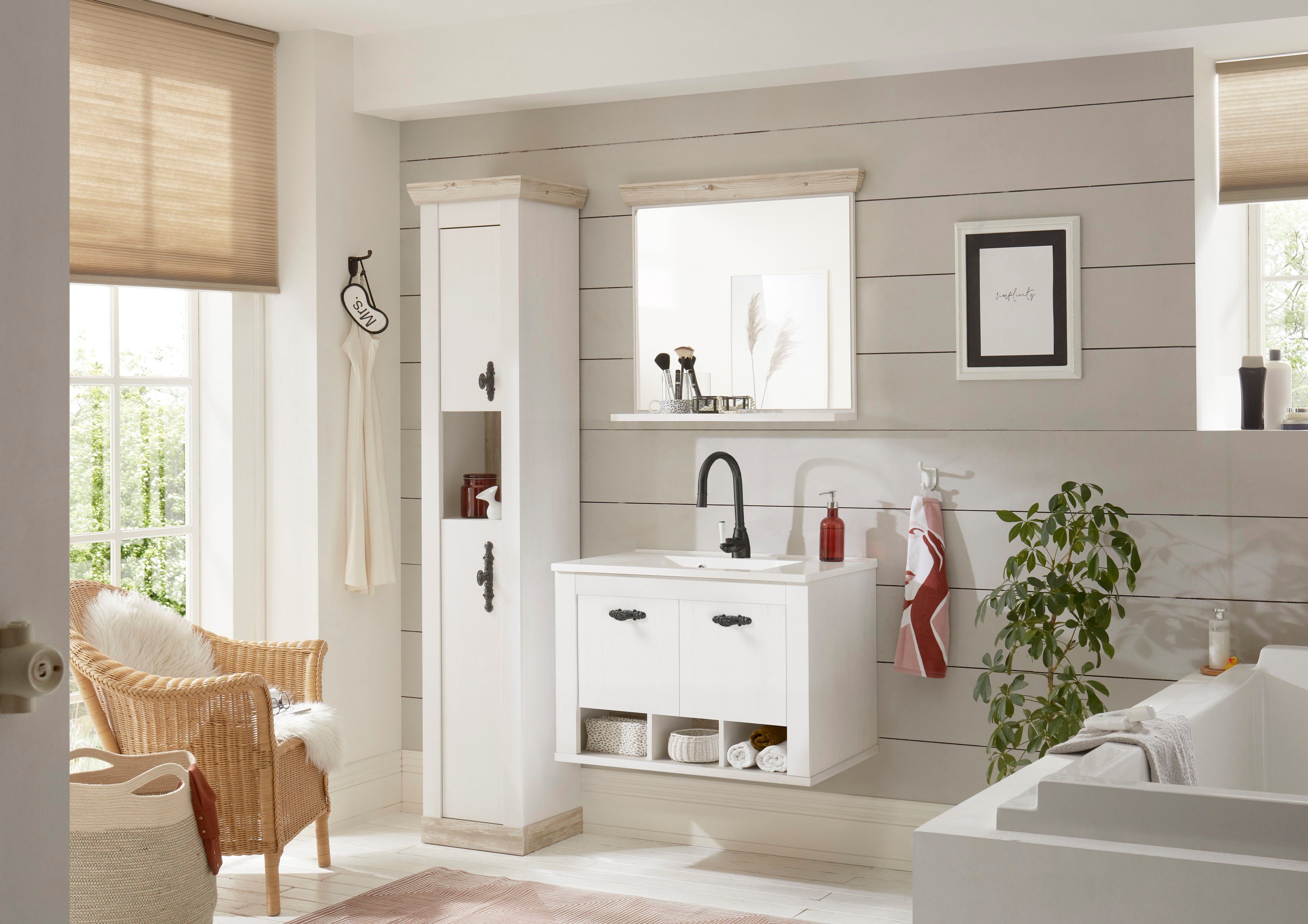 Home affaire Hoge kast Florenz, badkamerkast in landhuisstijl, kast met metalen handgrepen