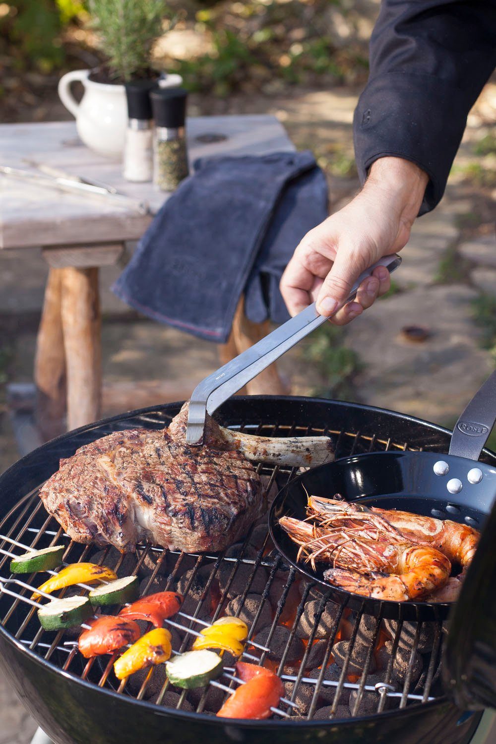 ROESLE Barbecuetang 25061 gebogen, met uitgebalanceerde veerkracht, roestvrij staal