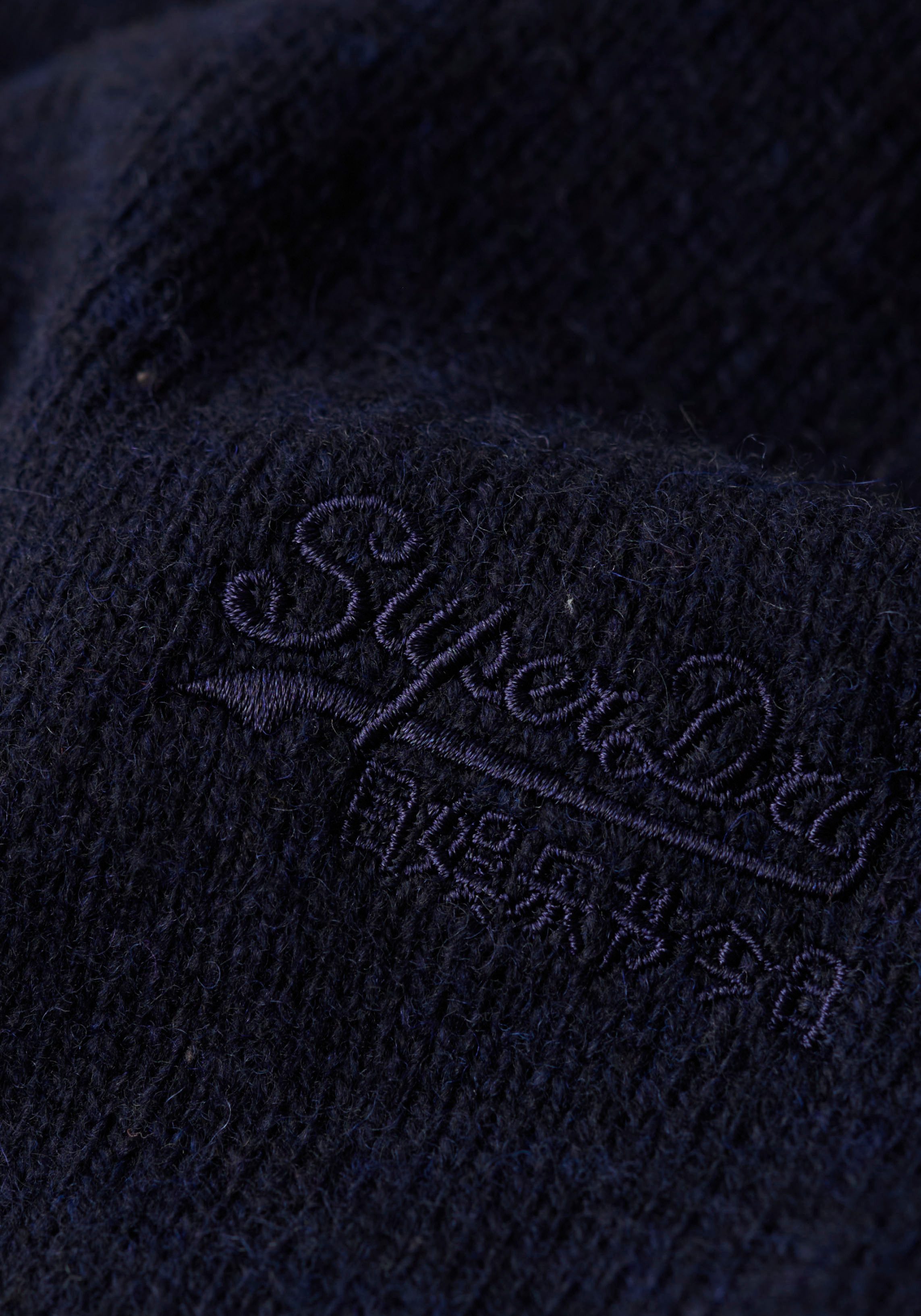 Superdry Trui met ronde hals ESSENTIAL SLIM FIT CREW JUMPER