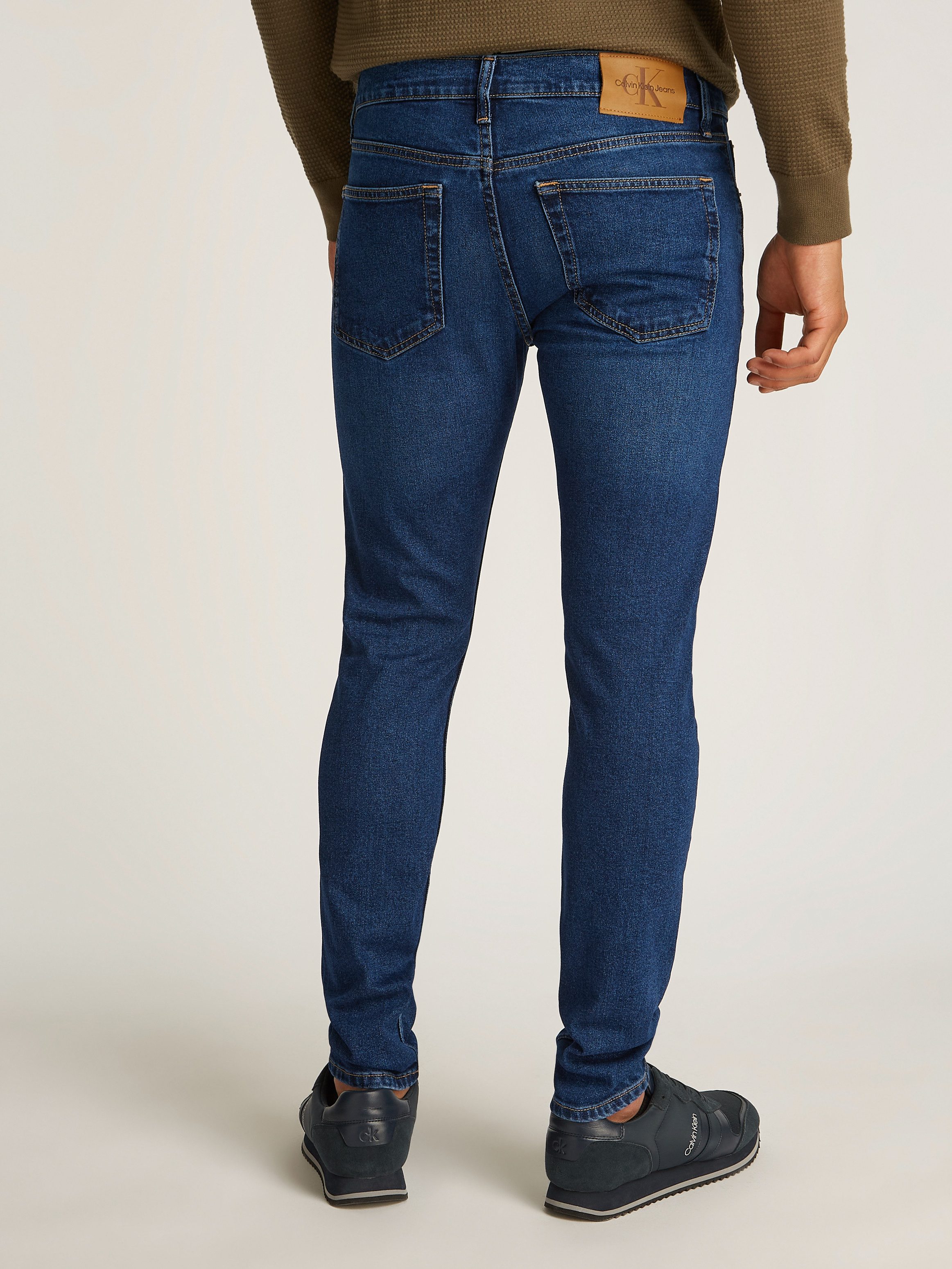 Calvin Klein Slim fit jeans SLIM TAPER Muntzakje, logo borduursel