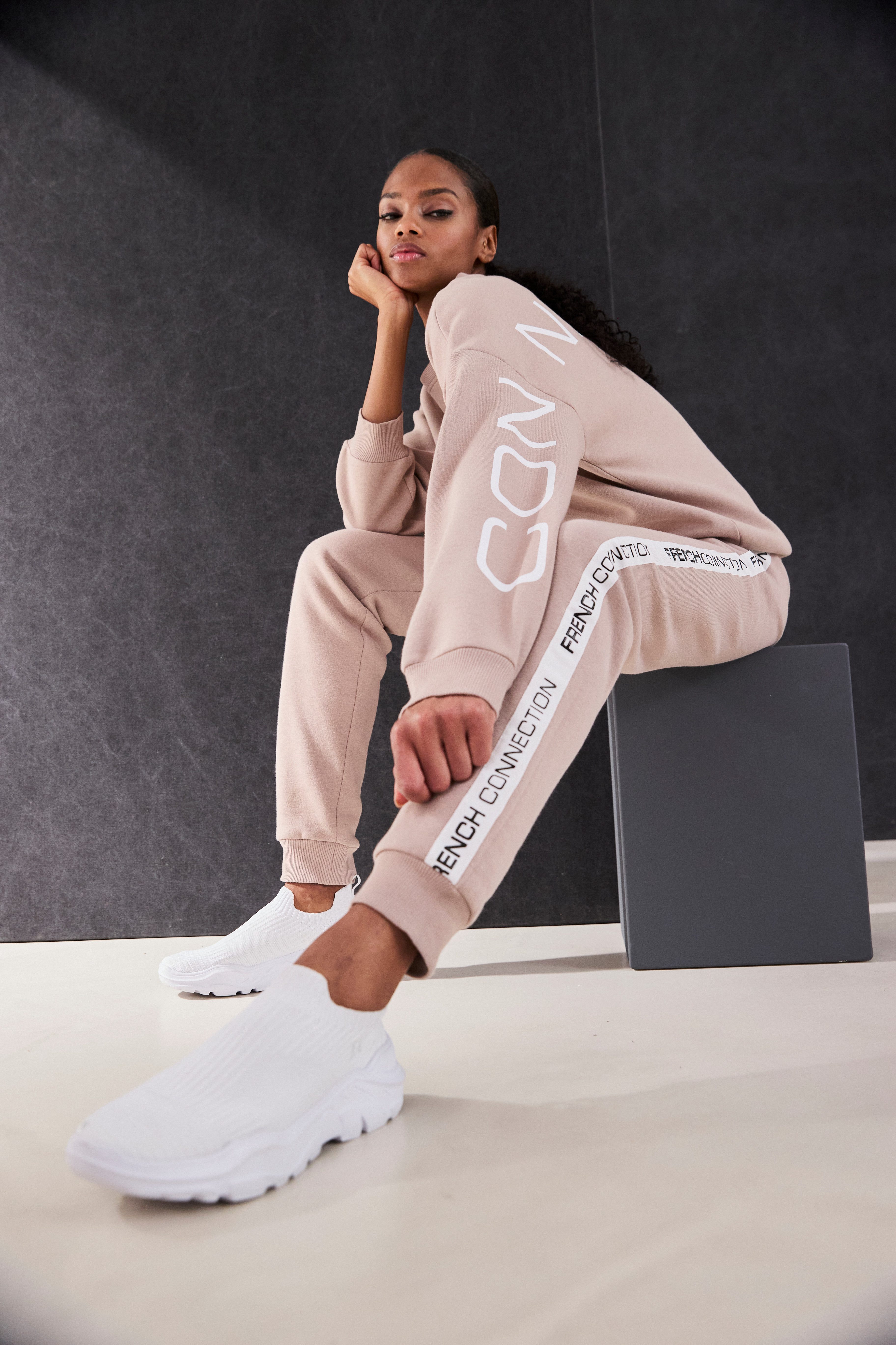 French Connection Sweatshirt met grote logoprint op de rug