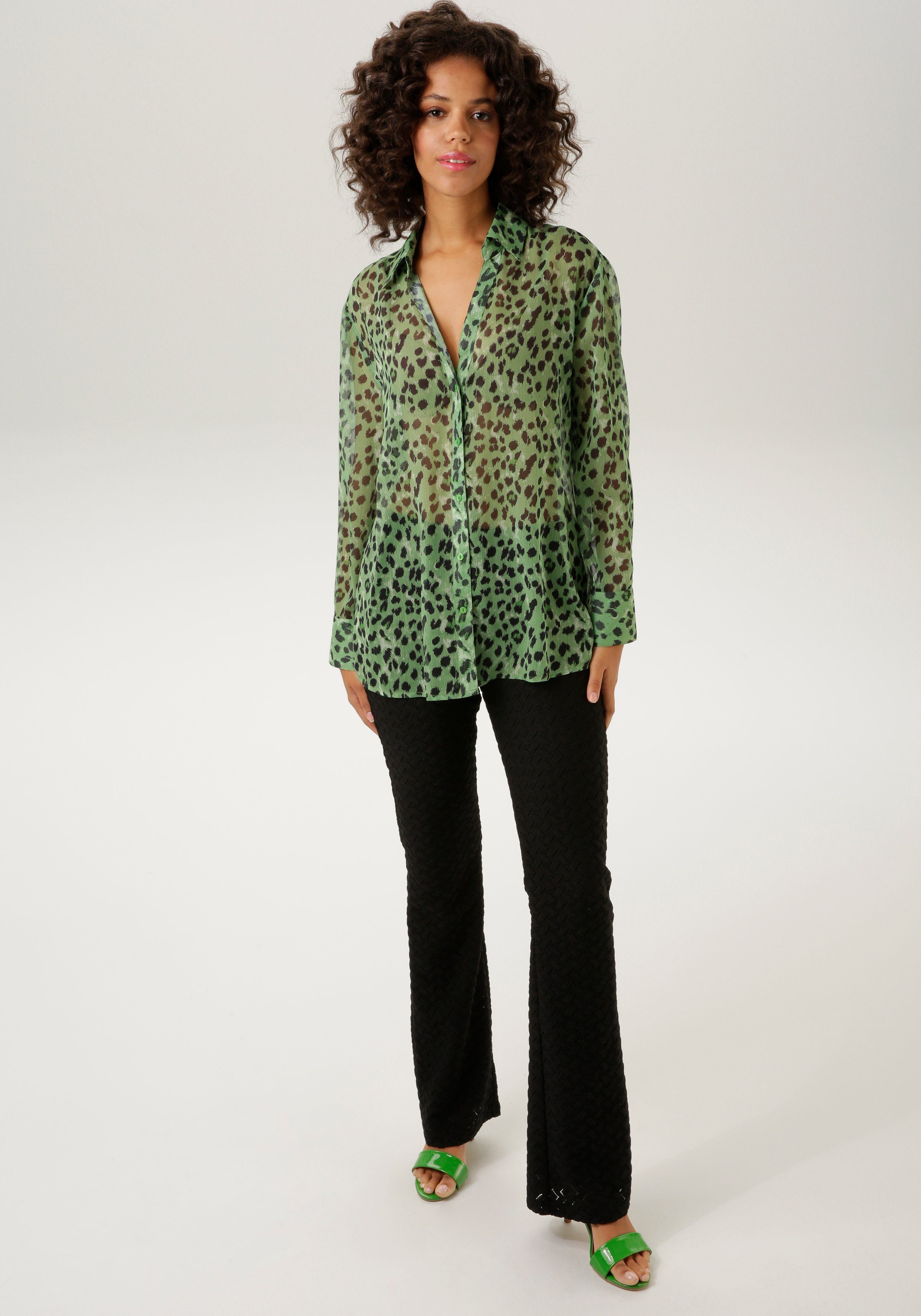 Aniston CASUAL Overhemdblouse met trendy kleuren dierenprint