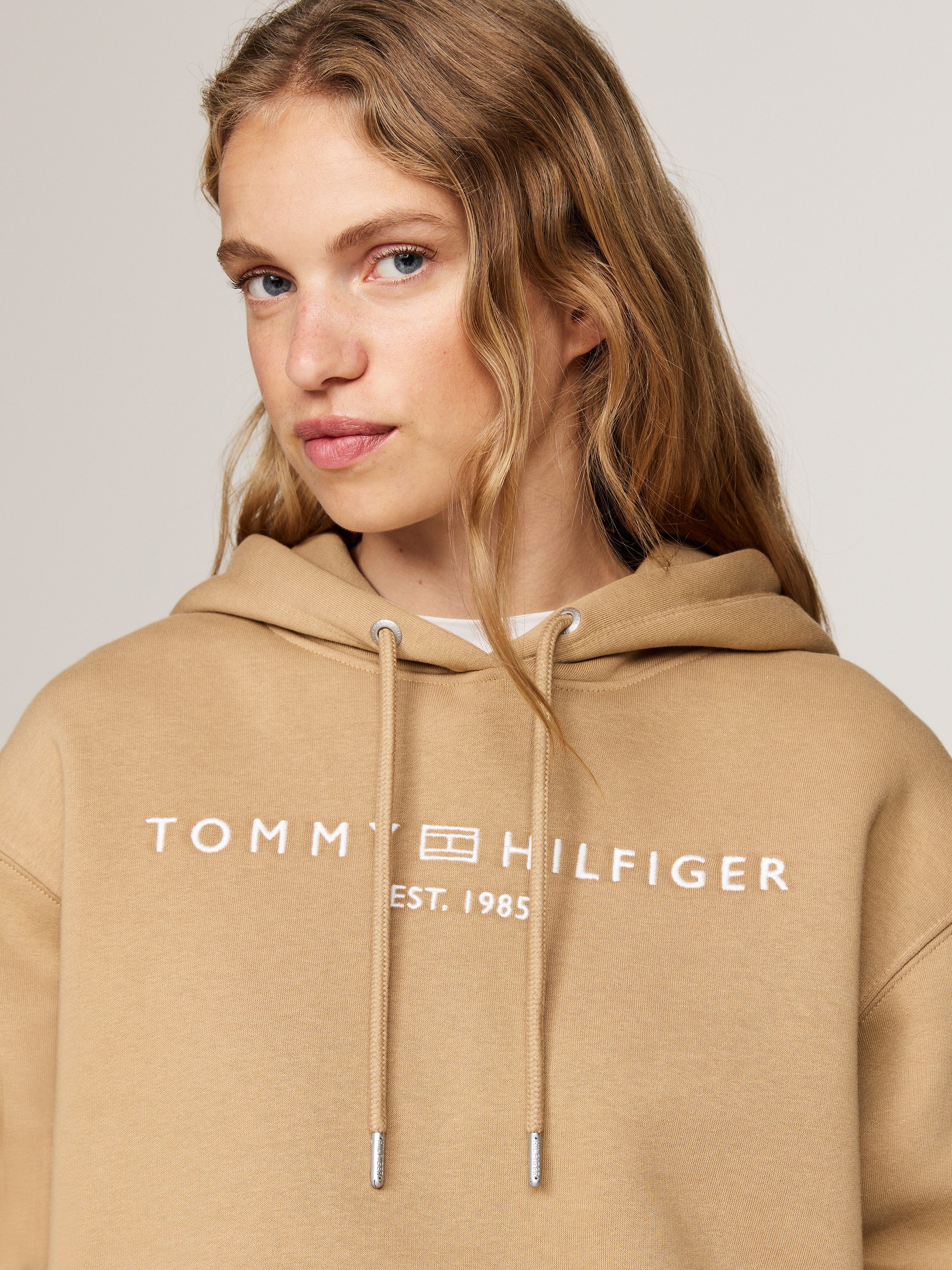 Tommy Hilfiger Hoodie MDRN REG CORP LOGO HOODIE met geborduurd logo-opschrift