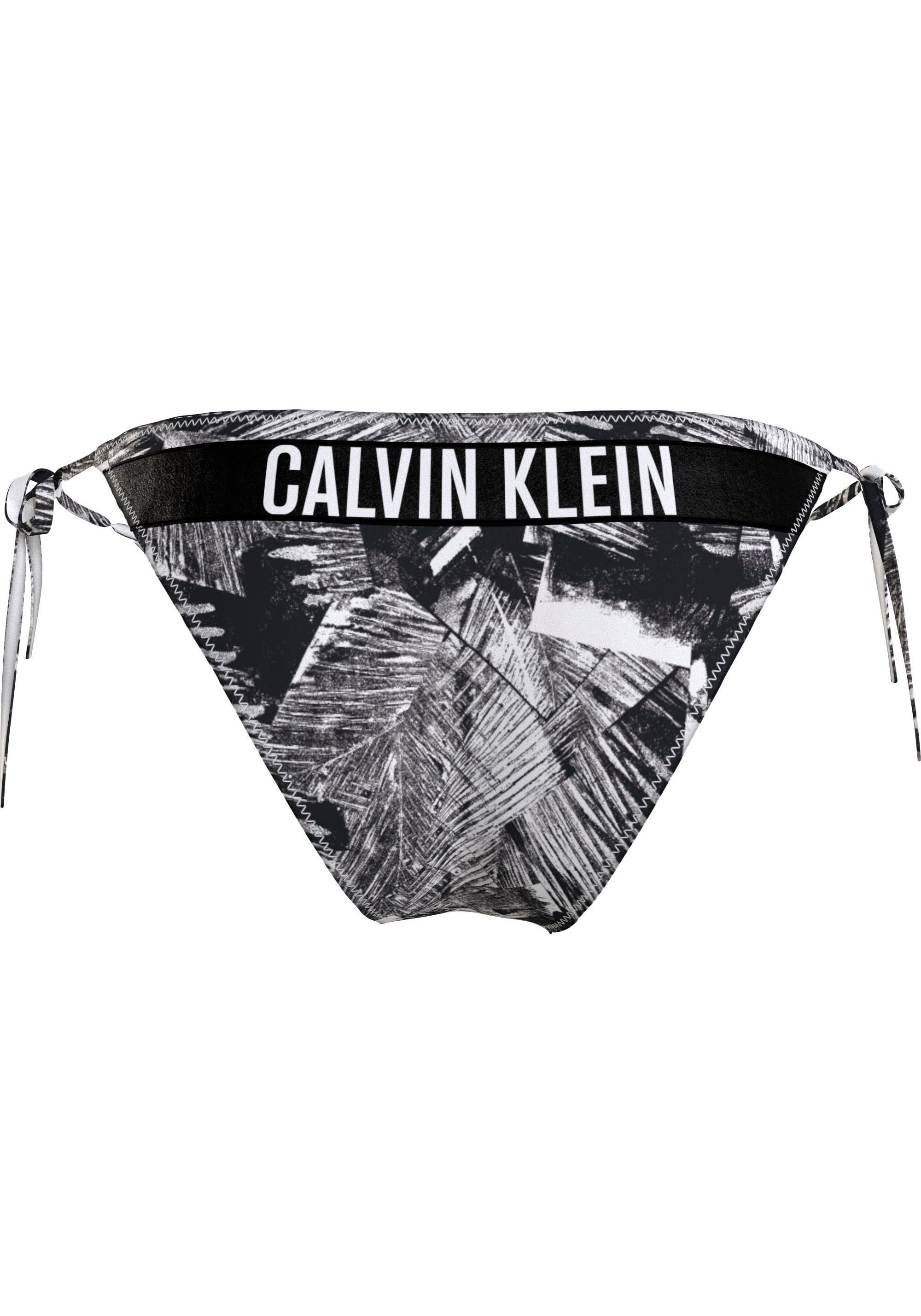 Calvin Klein Swimwear Bikinibroekje STRING SIDE TIE-PRINT in een look met patroon