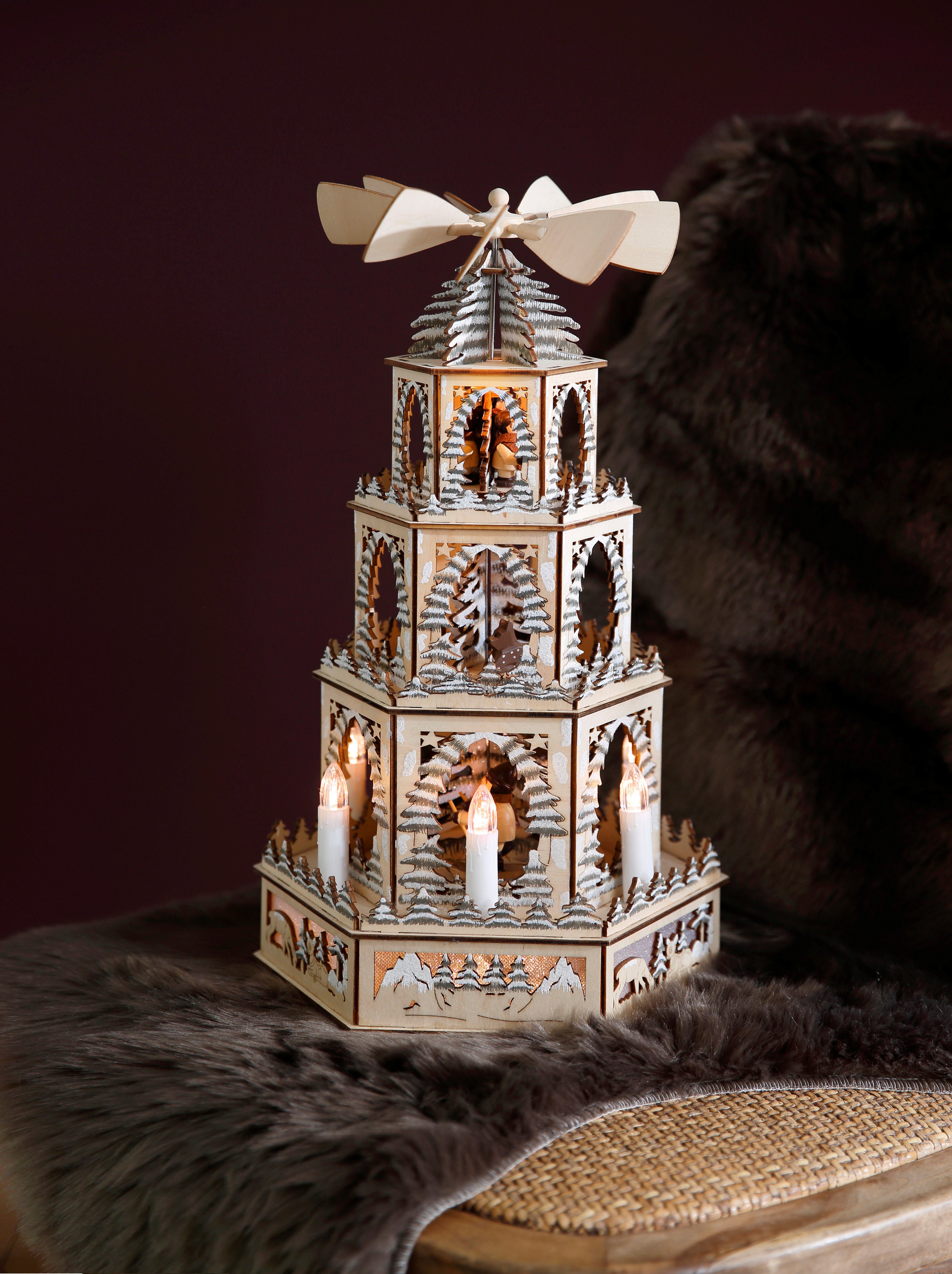 Myflair Möbel & Accessoires Kerstpiramide Kerst versiering met ledverlichting en beweegbare figuren, hoogte ca. 48 cm