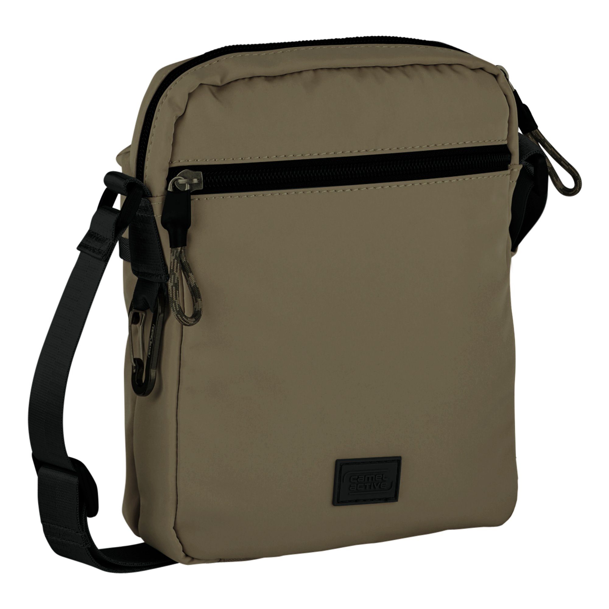 Camel active Schoudertas Terra van gerecycled nylon en volumineus aangebrachte zakken