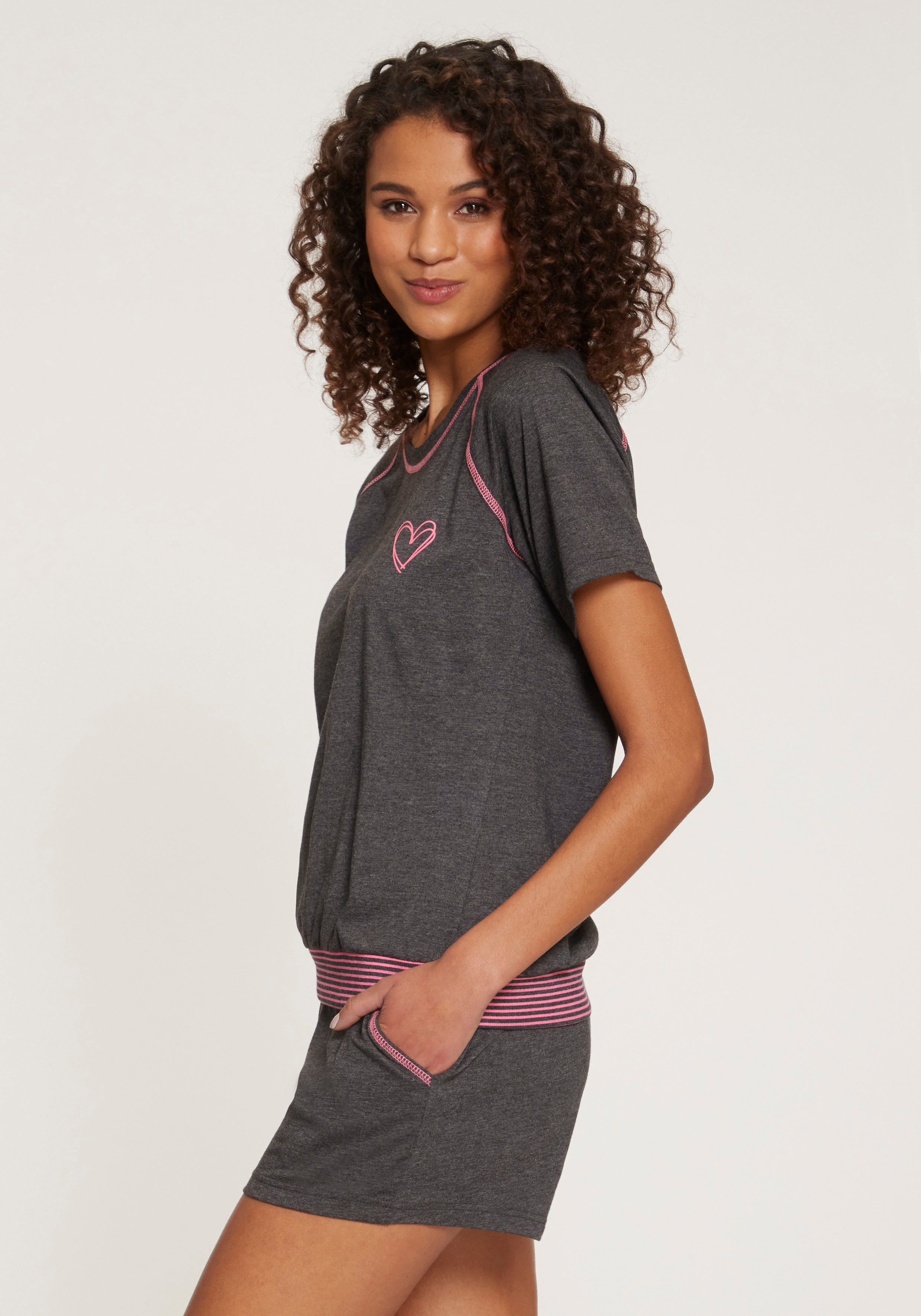 Vivance Dreams Shortama met decoratieve flatlock-naden in neonkleuren (2-delig)