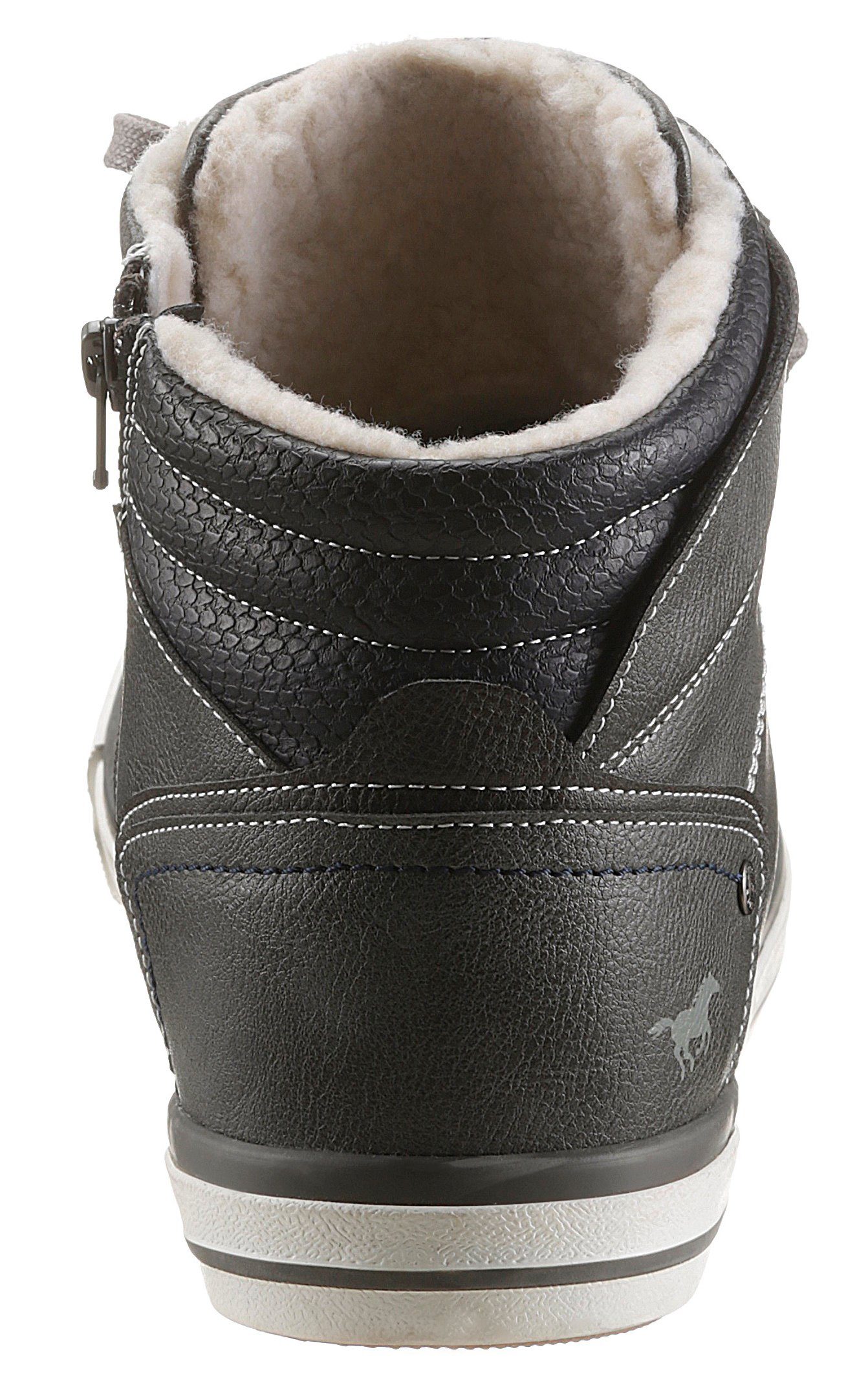 Mustang Shoes Sneakers met doelmatige rits aan de binnenkant