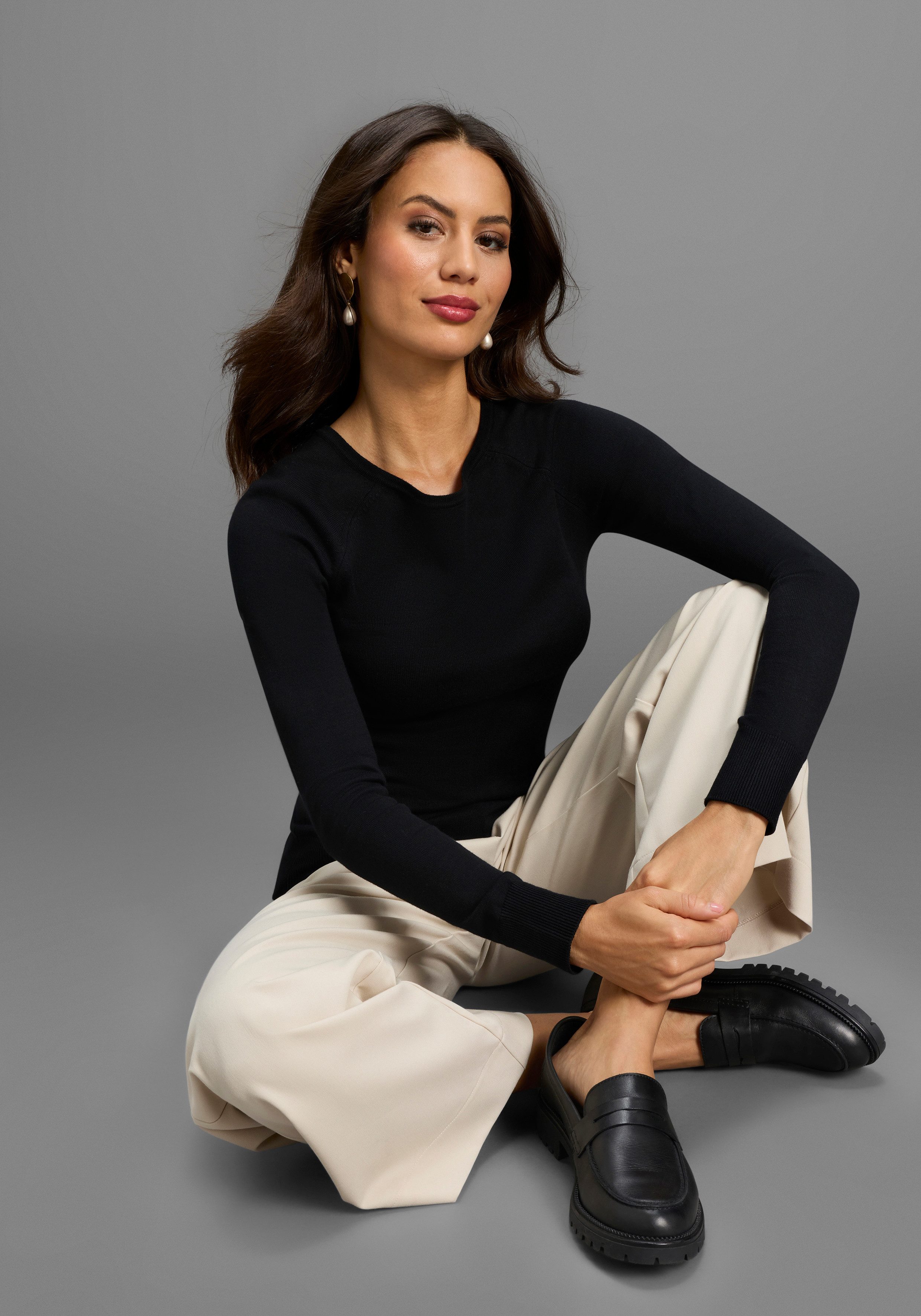 Laura Scott Gebreide trui Fijn gebreide trui met Cut Out en kantdetail - NIEUWE COLLECTIE