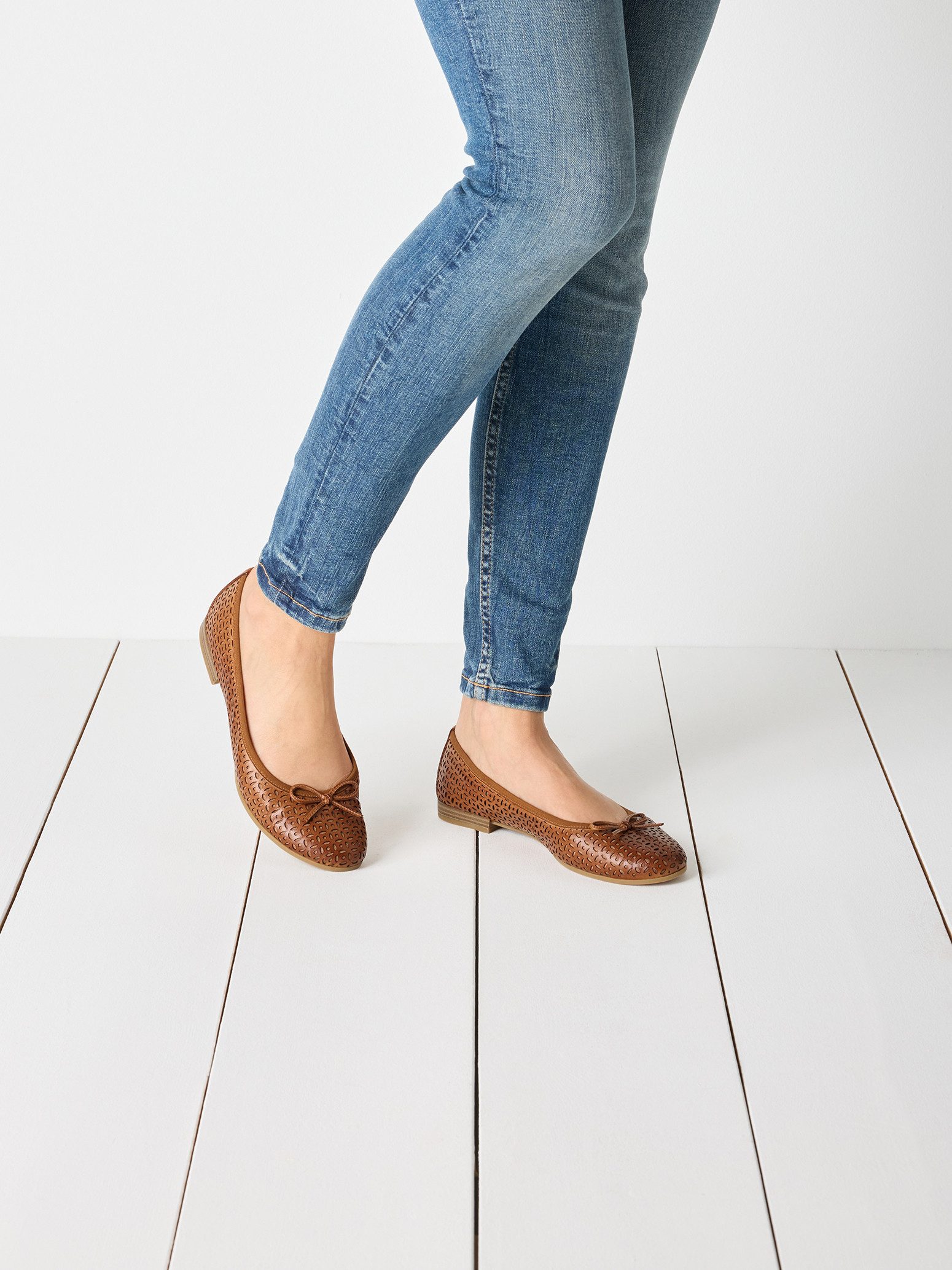 Tamaris Ballerina's , business schoen, lage schoen, instapschoen met mooie strik