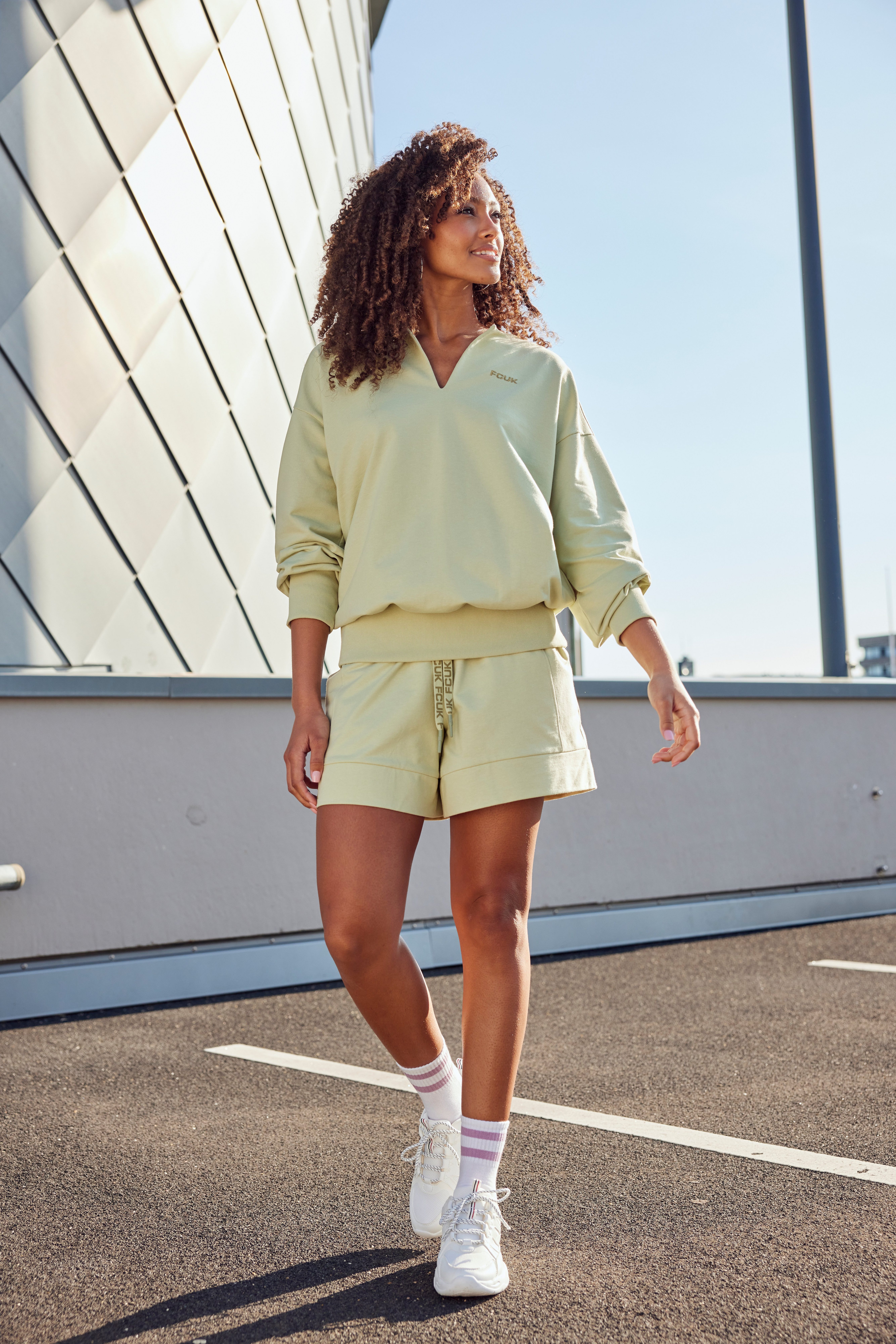 FCUK Sweatshort met lengte scheidingnaad en logo-opdruk loungewear (1-delig)