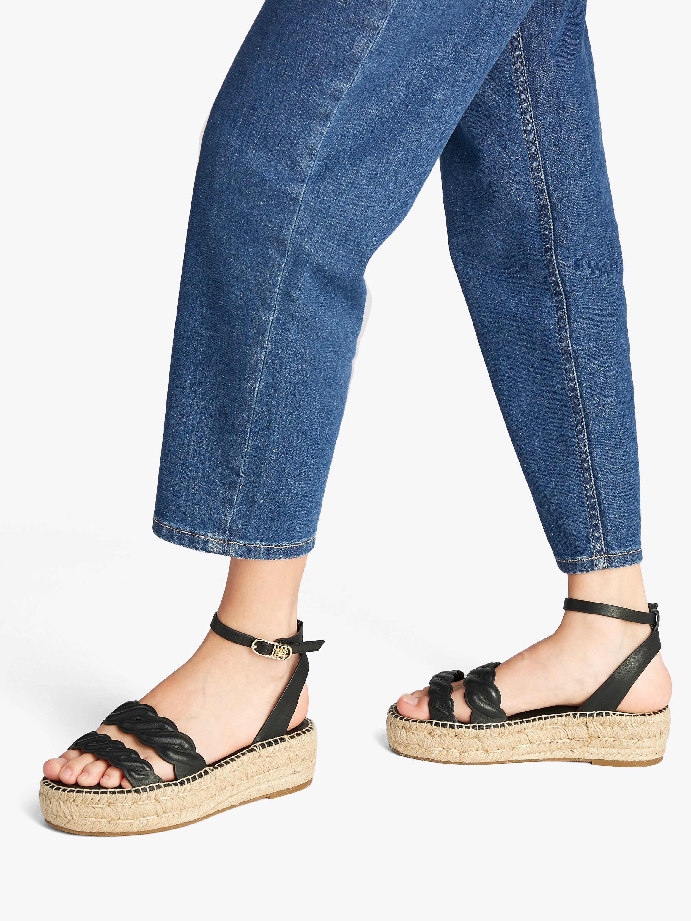 Tommy Hilfiger Sleehaksandaaltjes LEATHER ROPE REAL ESPAD SANDAL , plateau, zomerschoen, bandjessandaal met verstelbare gesp