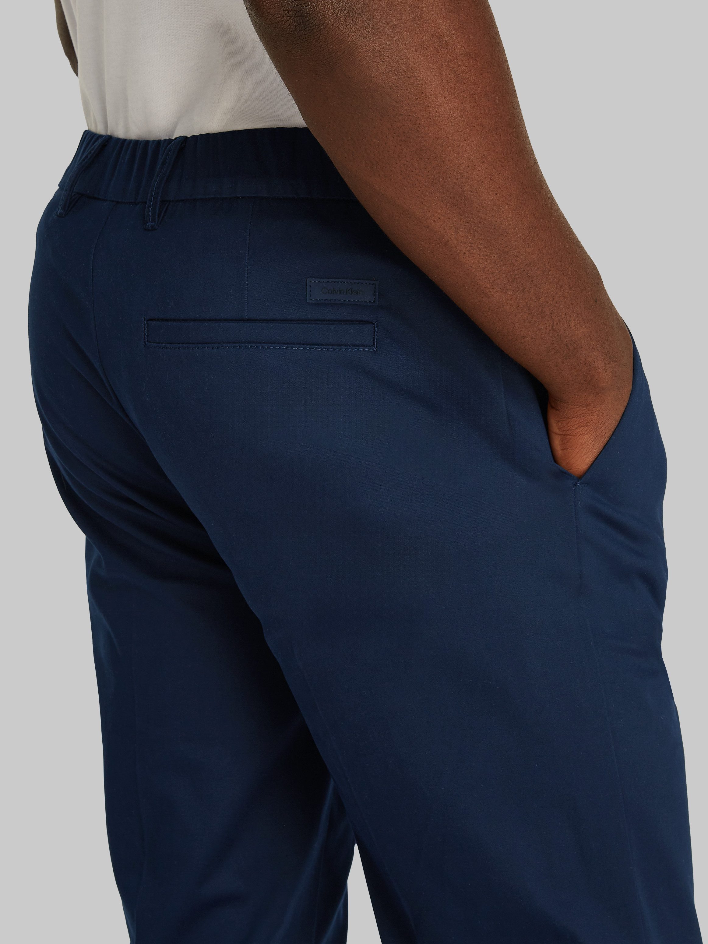 Calvin Klein Bandplooibroek SATEEN STRETCH TAPERED PLEAT