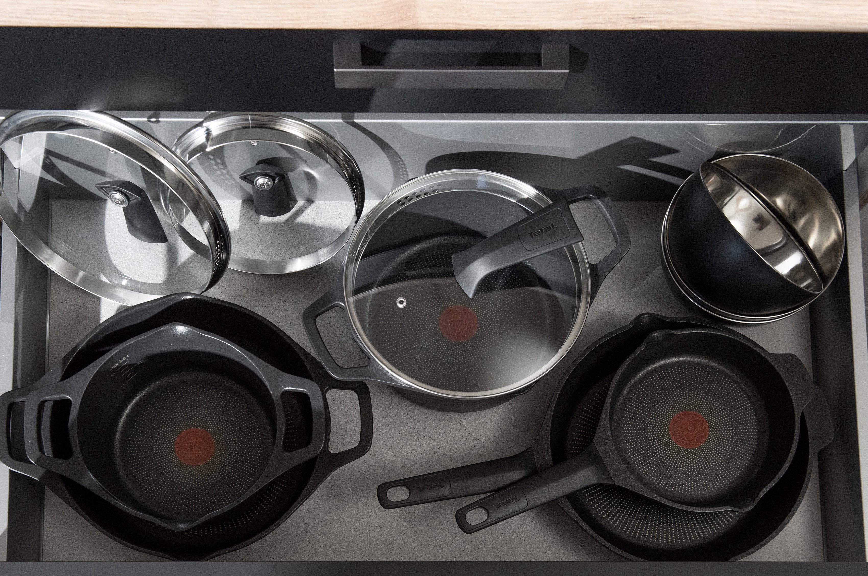 Tefal Koekenpan Robusto inductiepan Thermo-signaal bij ideale baktemperatuur, geschikt voor alle kookplaten (1-delig)