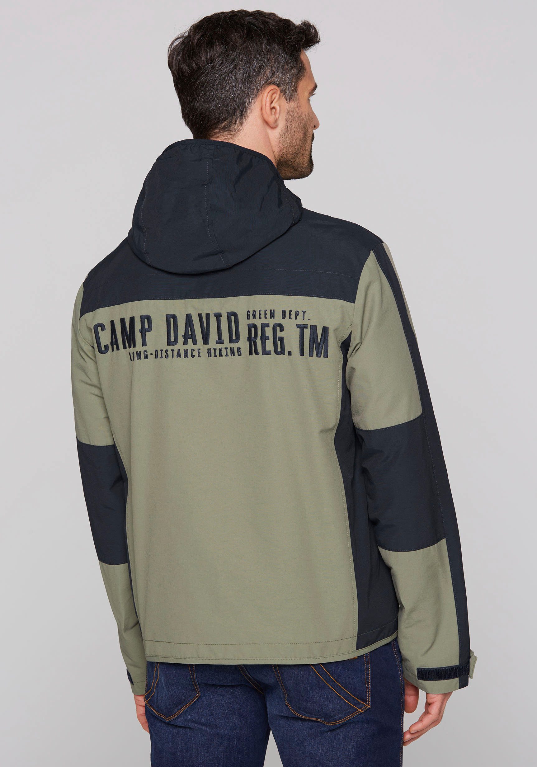 CAMP DAVID Outdoorjack met logoborduursels