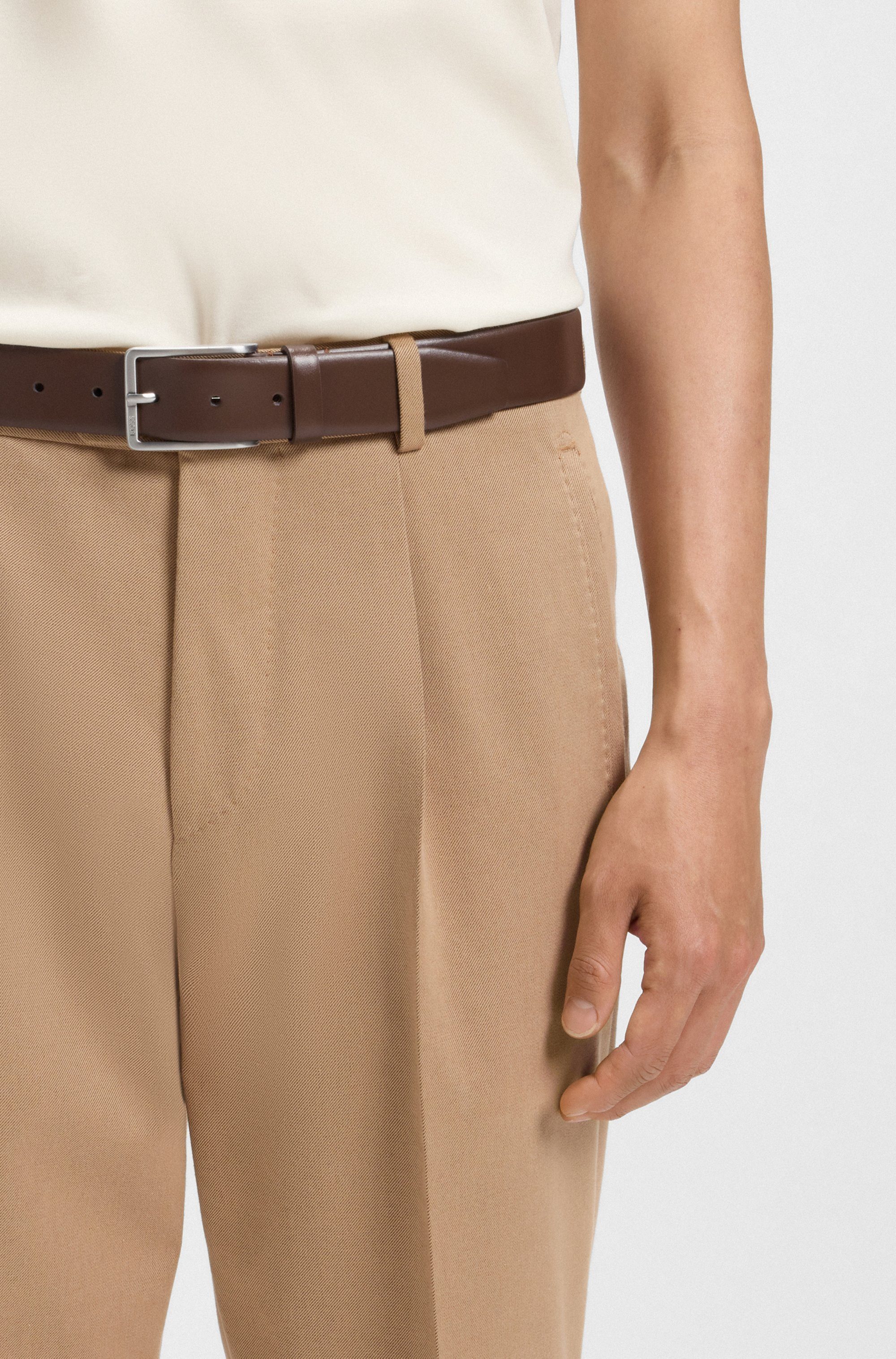 Boss Leren riem Erman-L_Sz35 met subtiele boss-reliëf op de sluiting