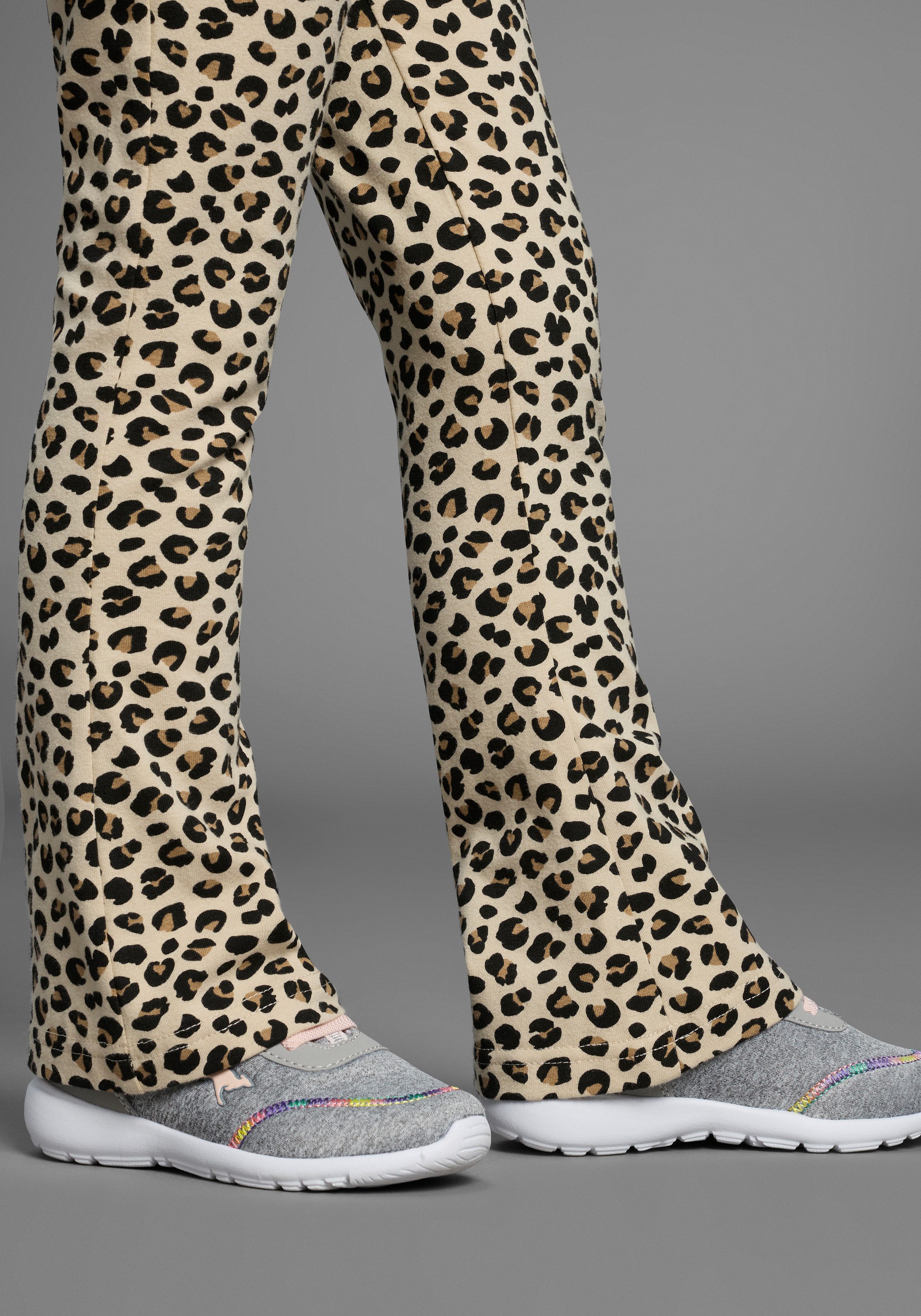 KIDSWORLD Jazzpants Leggings met uitlopende pijpen