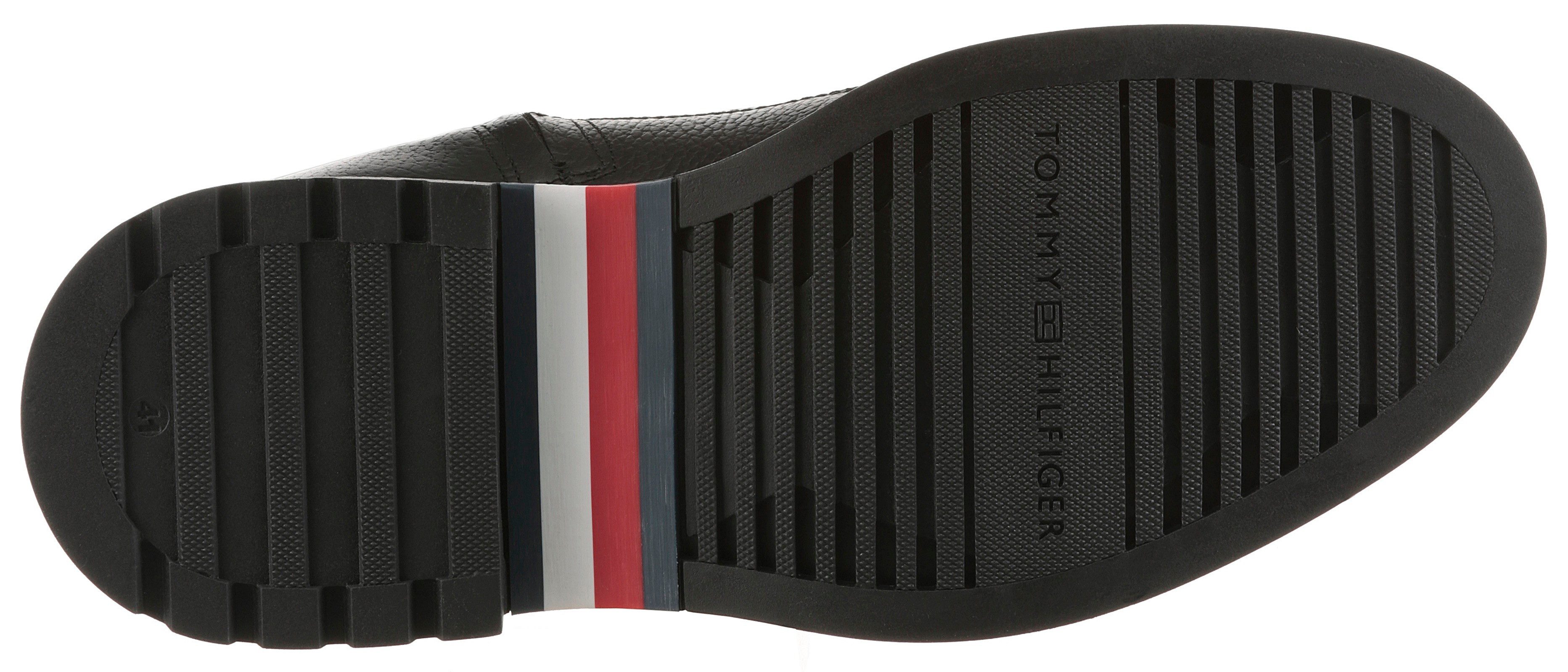 Tommy Hilfiger Veterschoenen HILFIGER COMFORT LWT WRM MX BOOT herfstboots, veterenkellaars met logo-patch op de schoentong