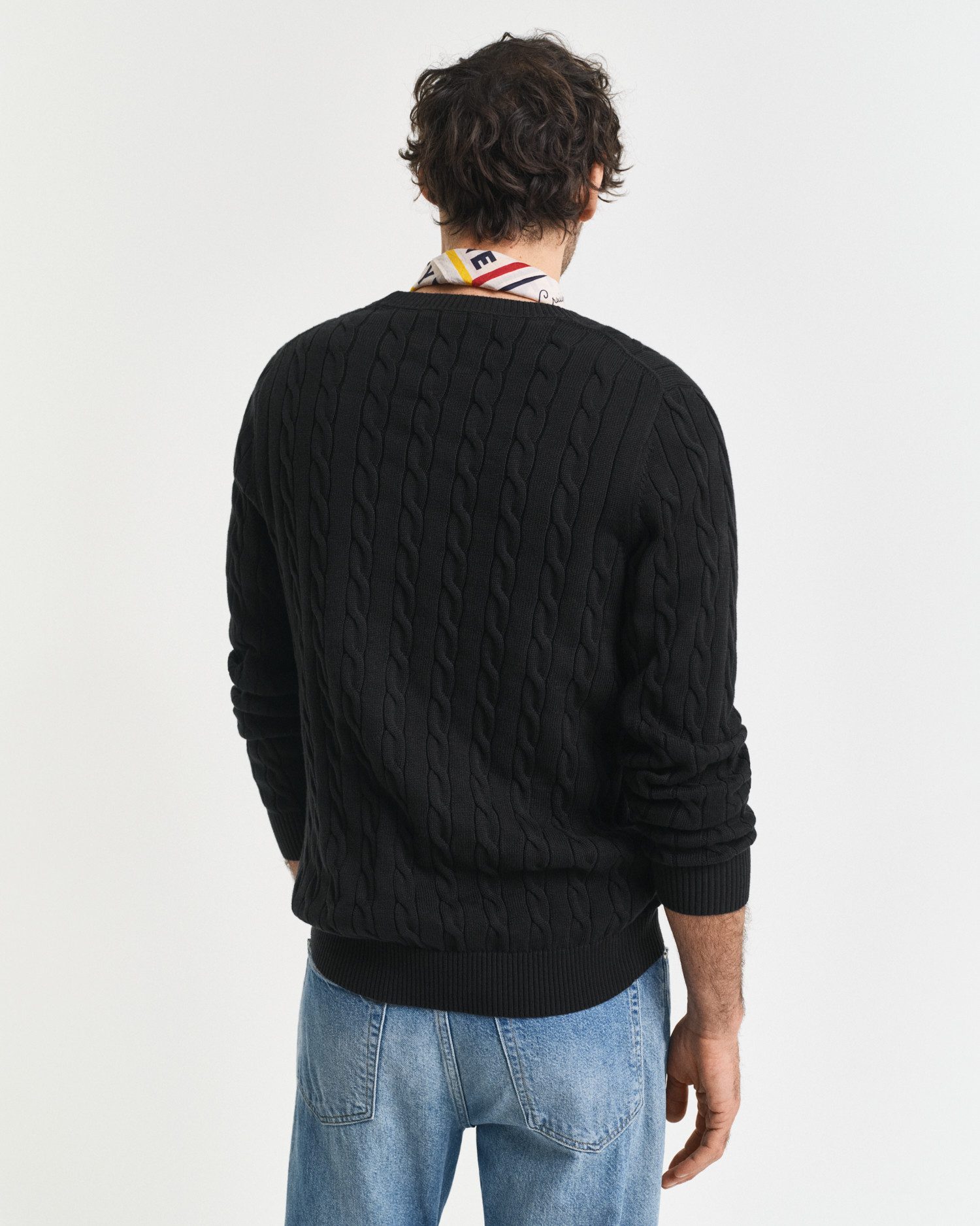 Gant Gebreide trui COTTON CABLE C-NECK met wapen-logo borduurwerk op de borst
