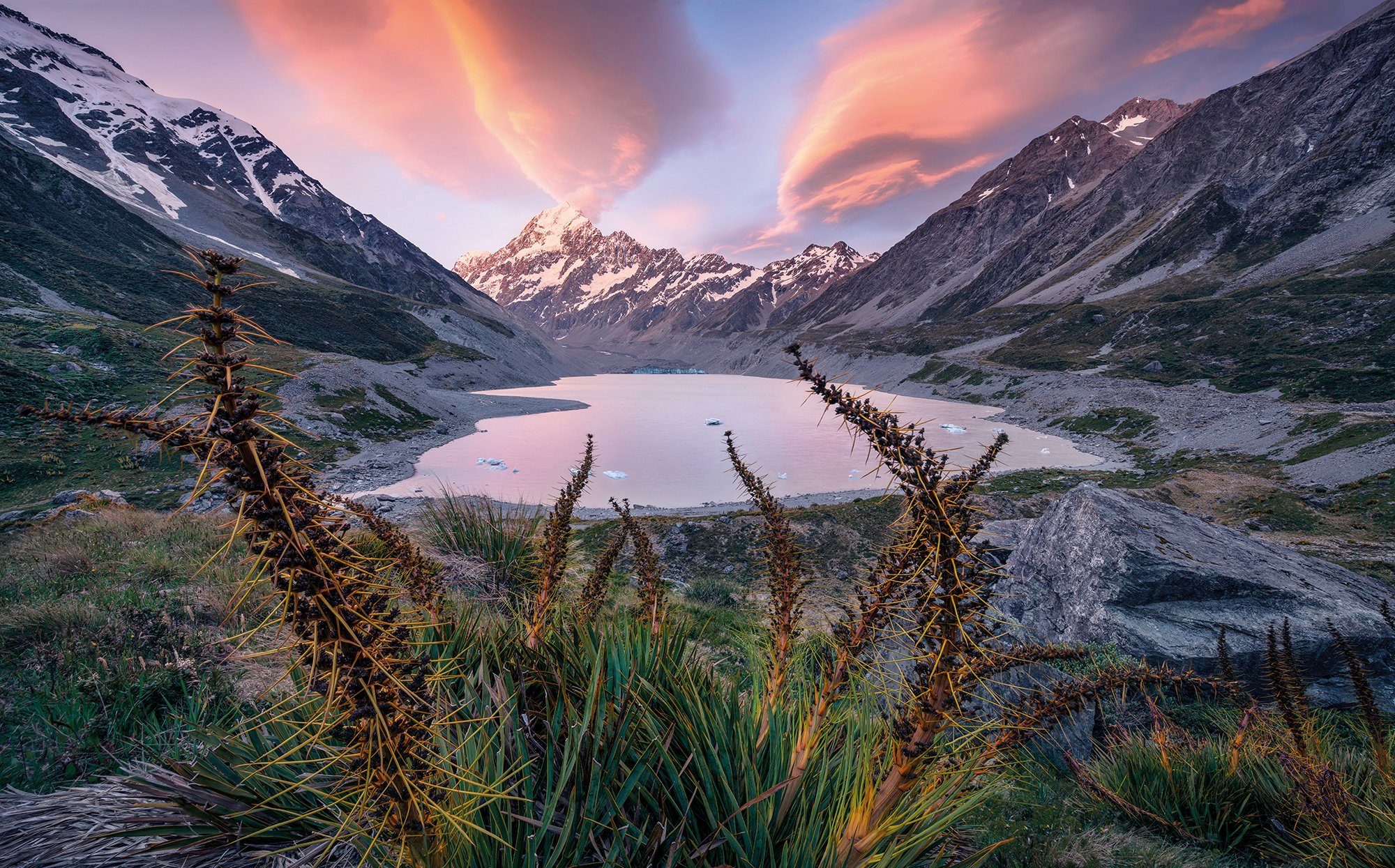 Komar fotobehang Momentum Lord of the Mountains