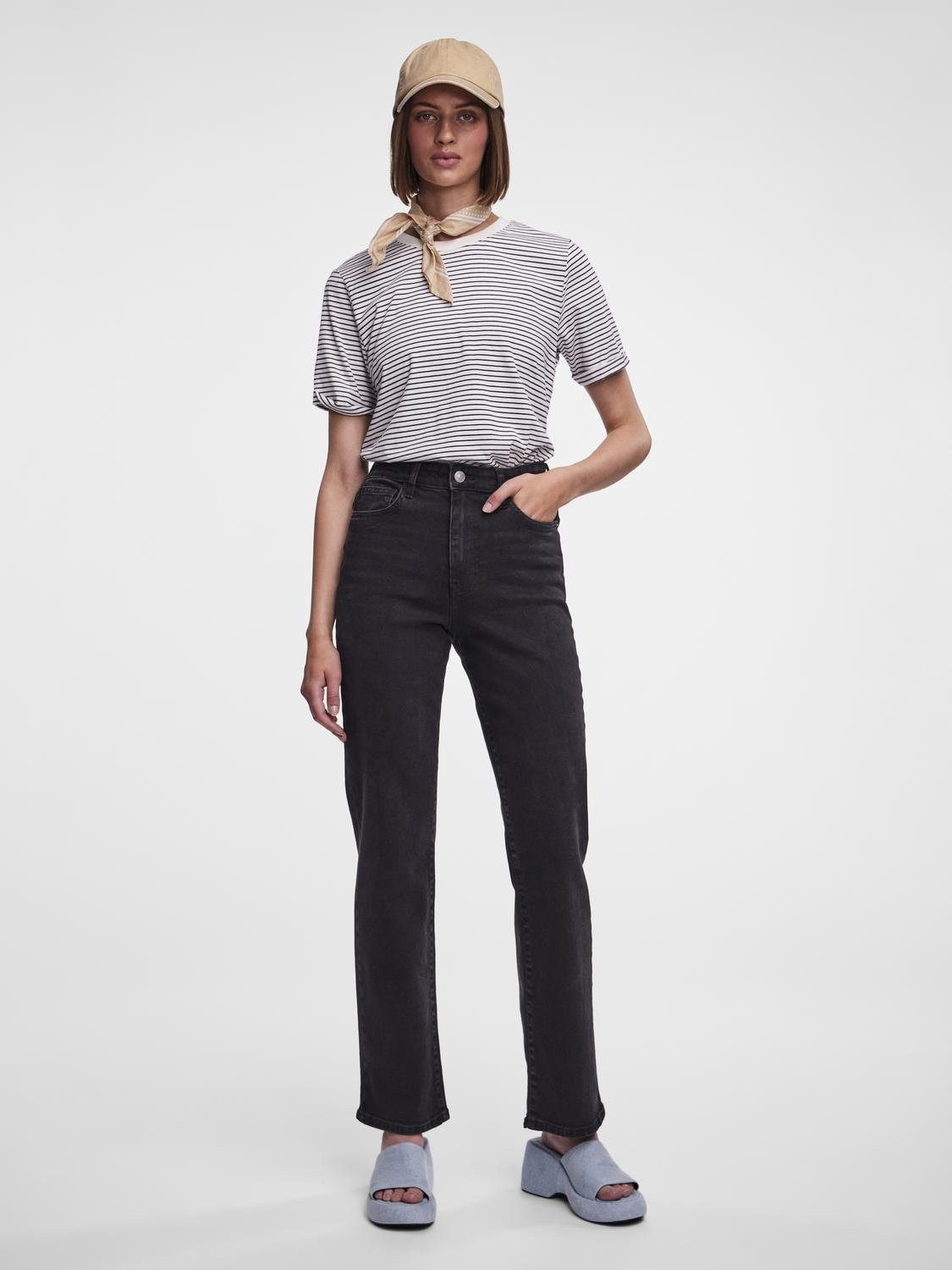 pieces Straight jeans PCKELLY HW STRAIGHT JEANS BL102 NOOS BC
