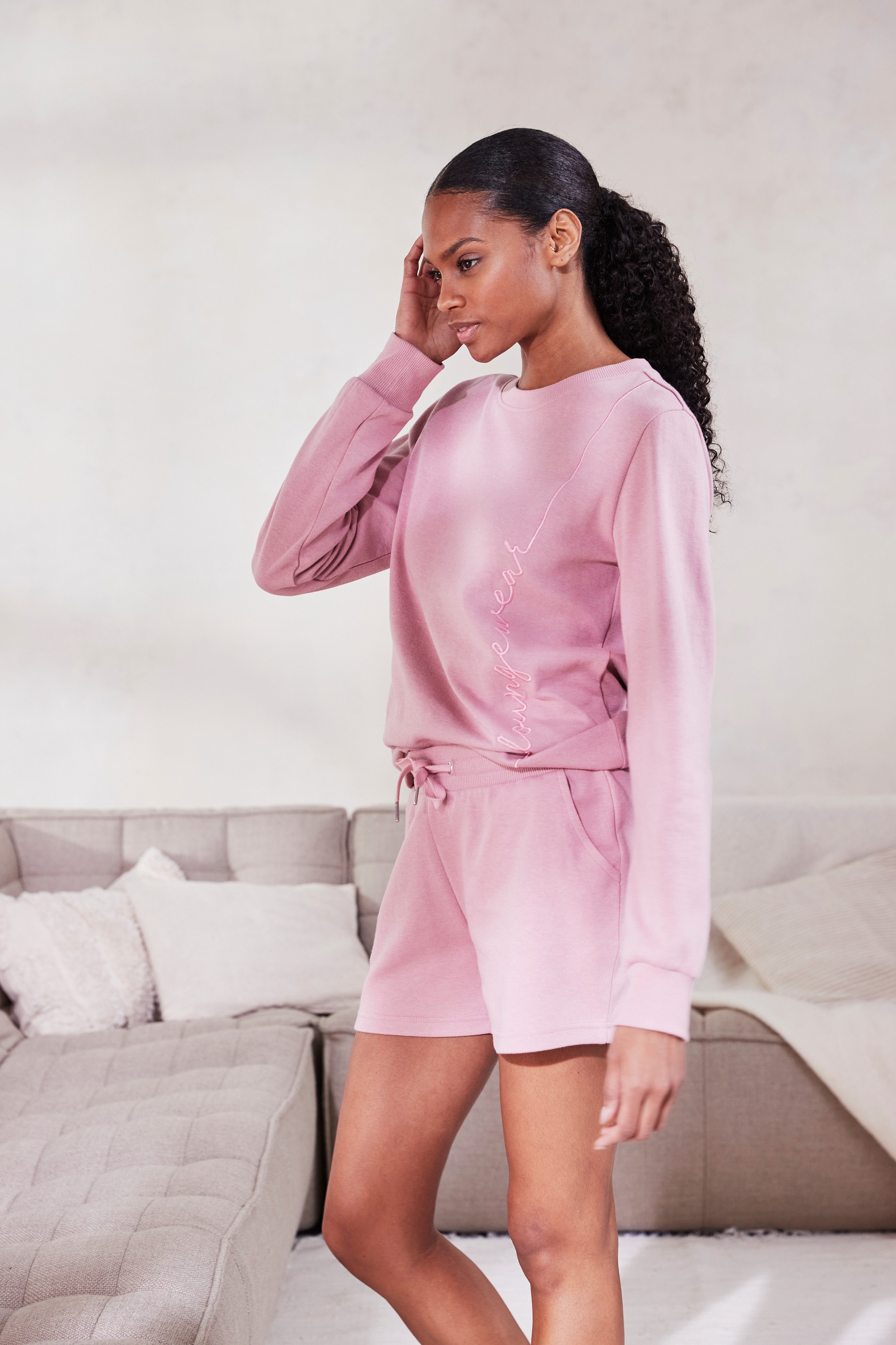 Vivance Sweatshort comfortabele korte loungebroek met zijzakken (1-delig)
