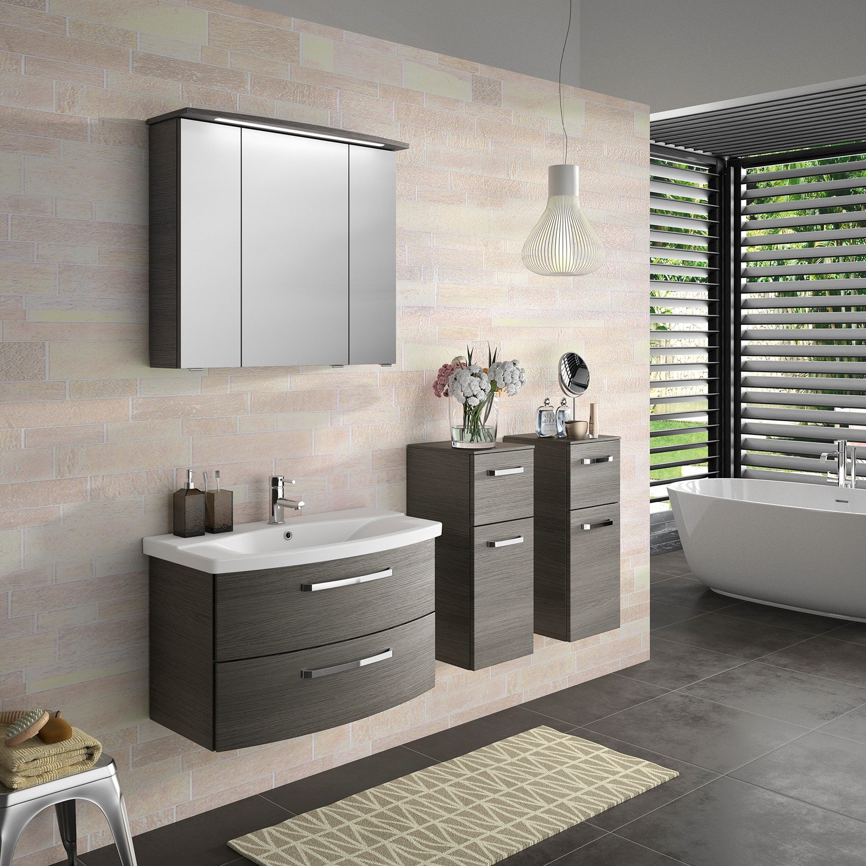 Saphir Badkamerspiegelkast Serie 4010 badkamer spiegelkast incl. LED-verlichting in krans Badkast 82 cm breed, 3 deuren, 6 glazen legplanken, incl. deurdemper