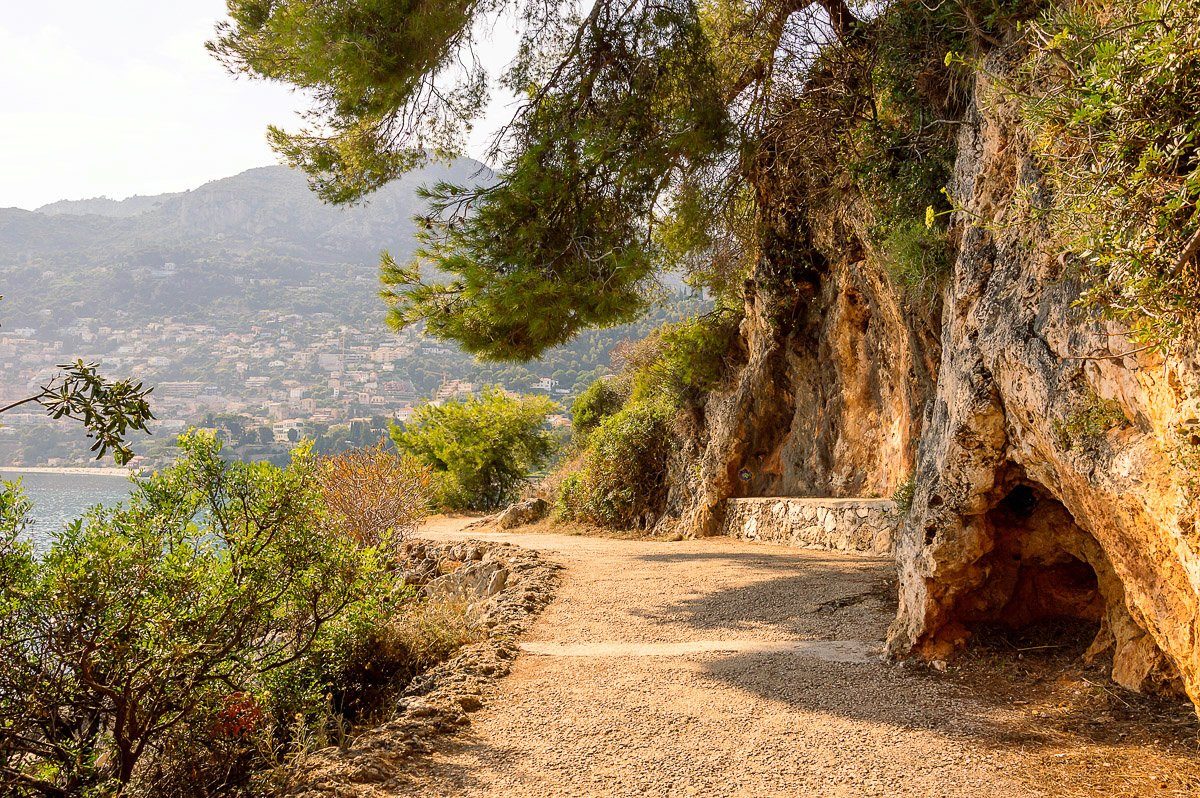 Papermoon Fotobehang Weg Cap Cap Martin